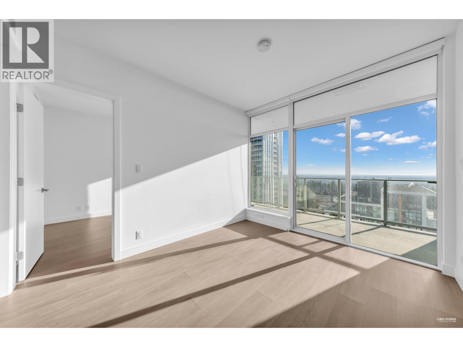 1505 6511 Sussex Avenue Property Photo 10
