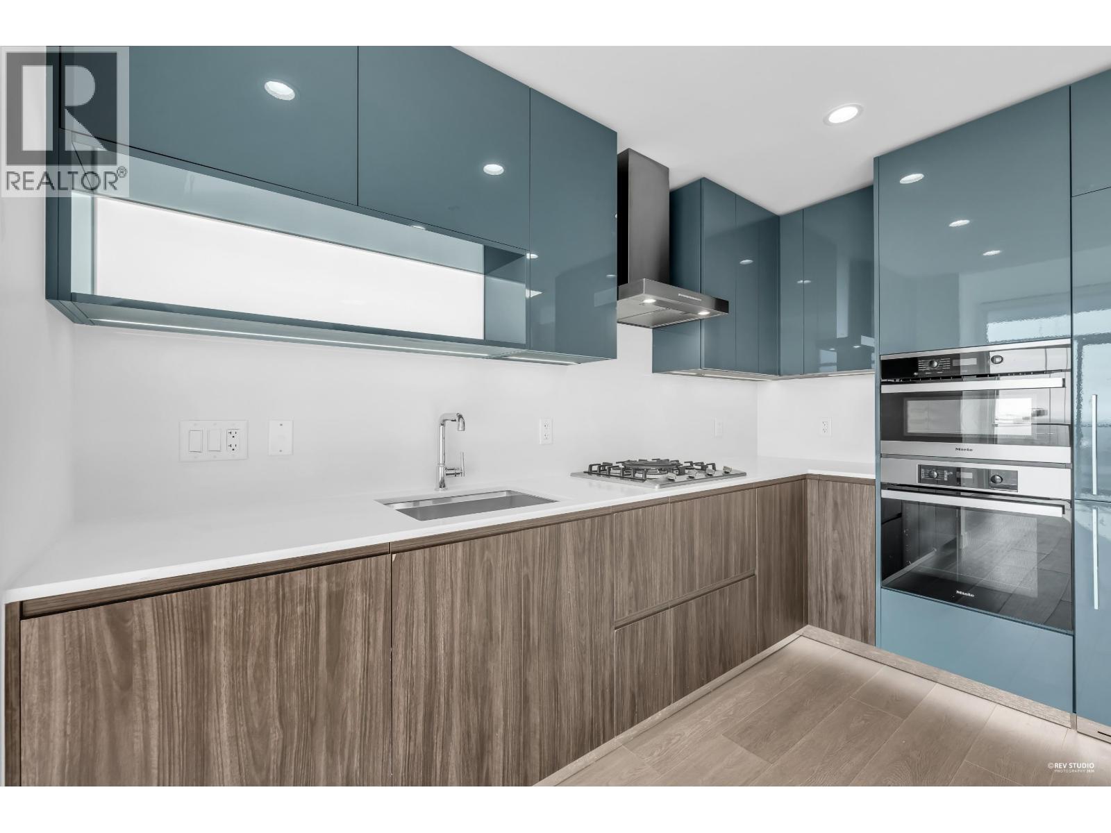 1505 6511 Sussex Avenue Property Photo 16