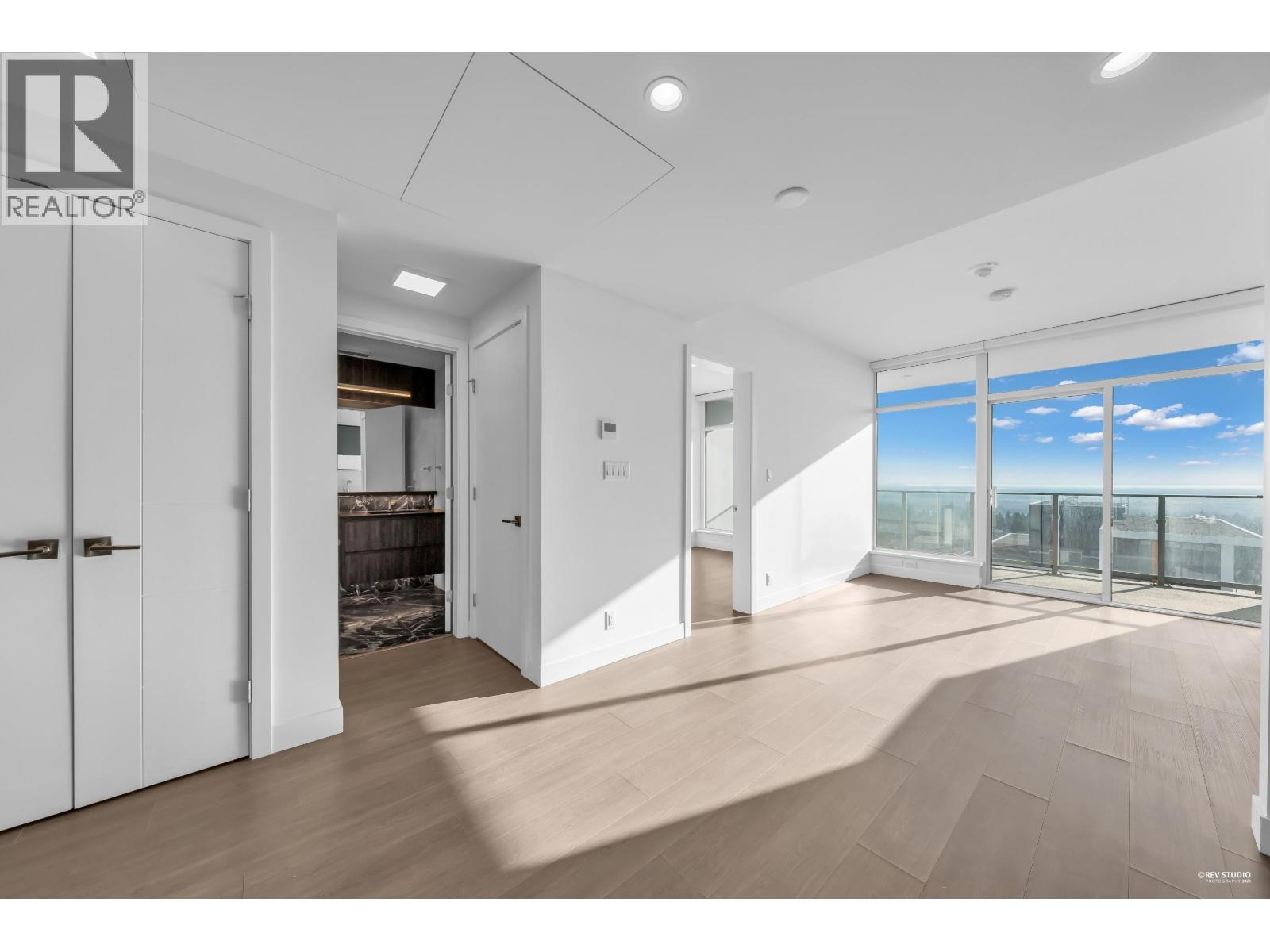 1505 6511 Sussex Avenue Property Photo 17
