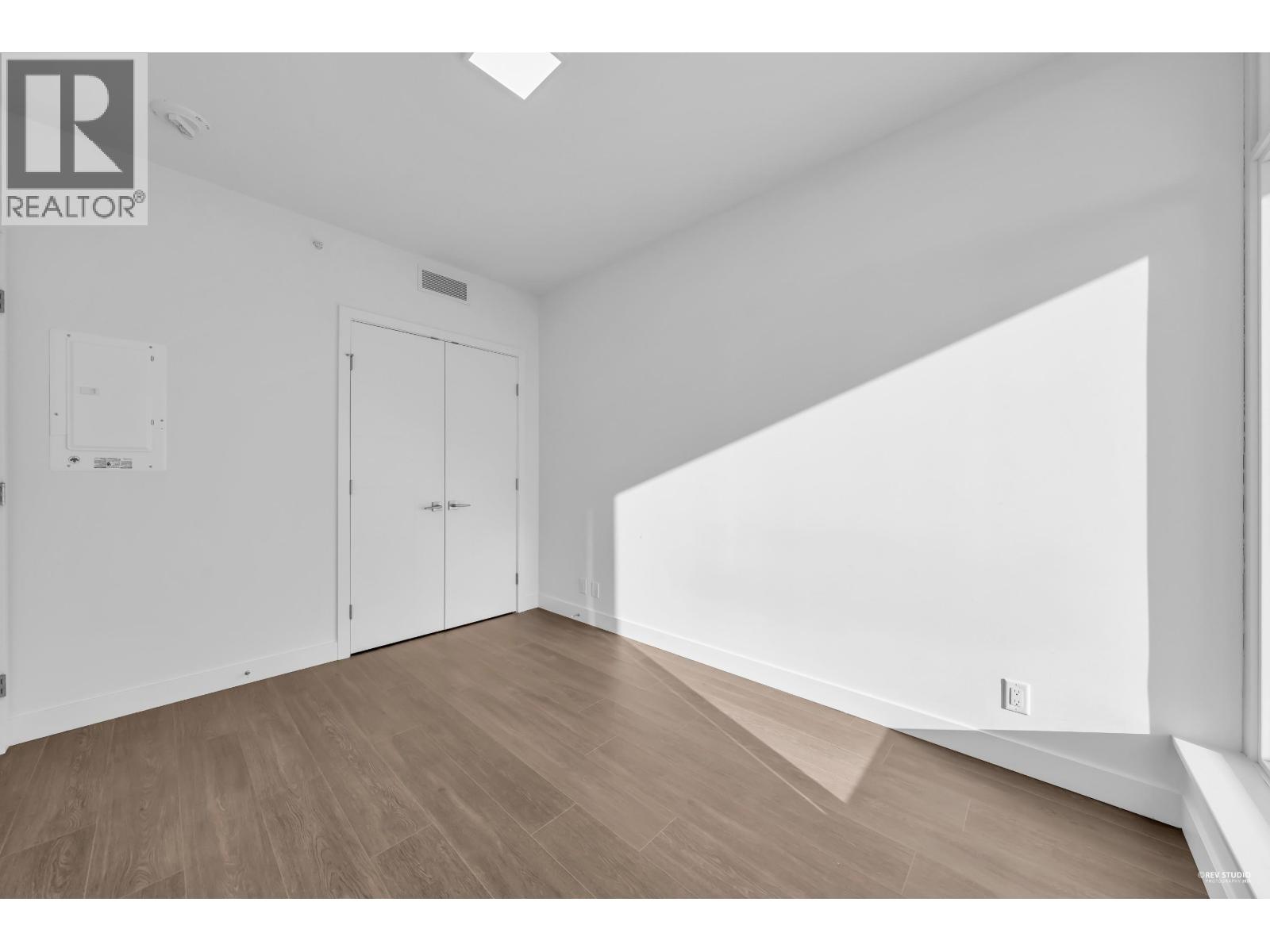 1505 6511 Sussex Avenue Property Photo 24