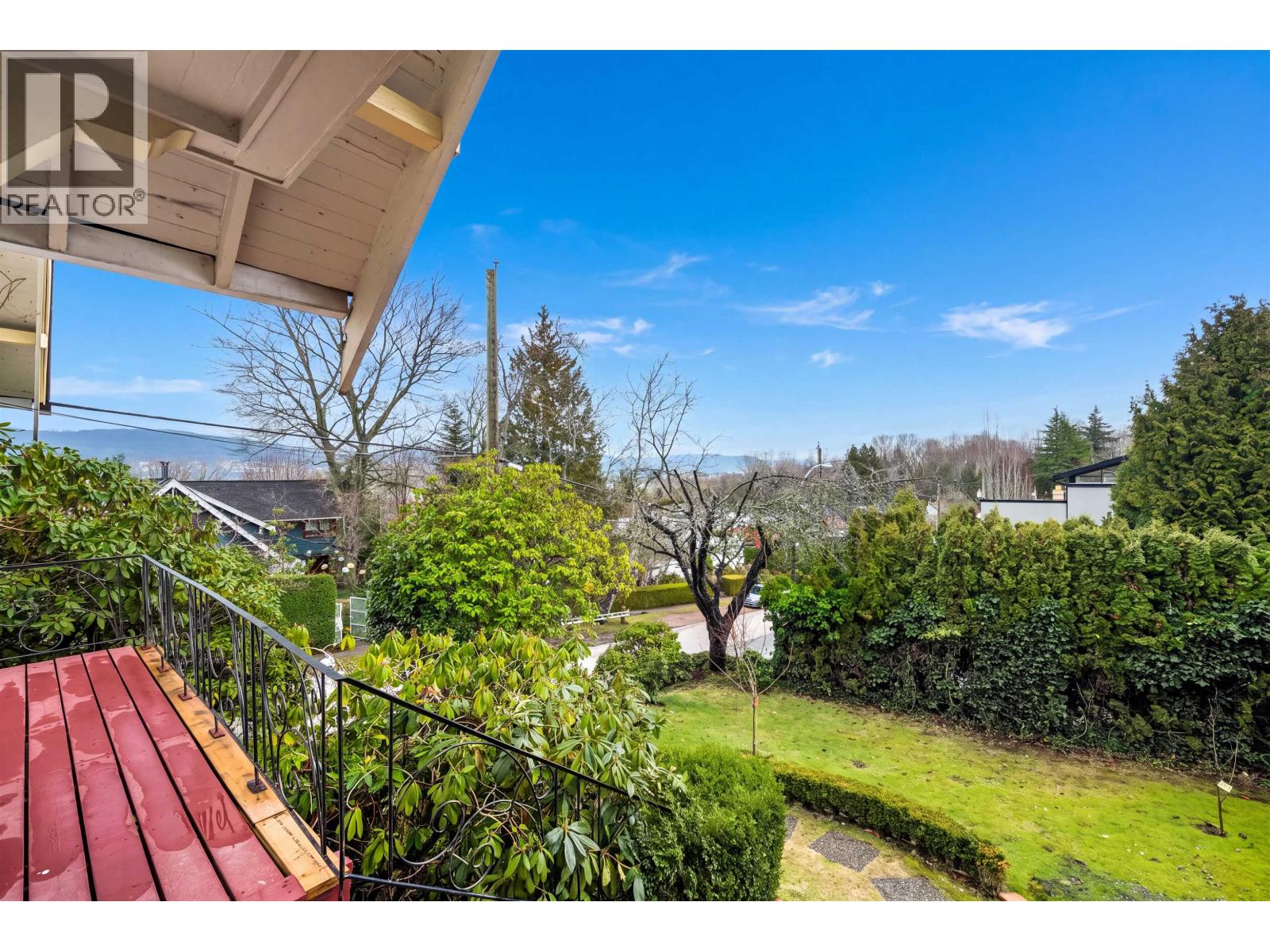 4396 Locarno Crescent Property Photo 17