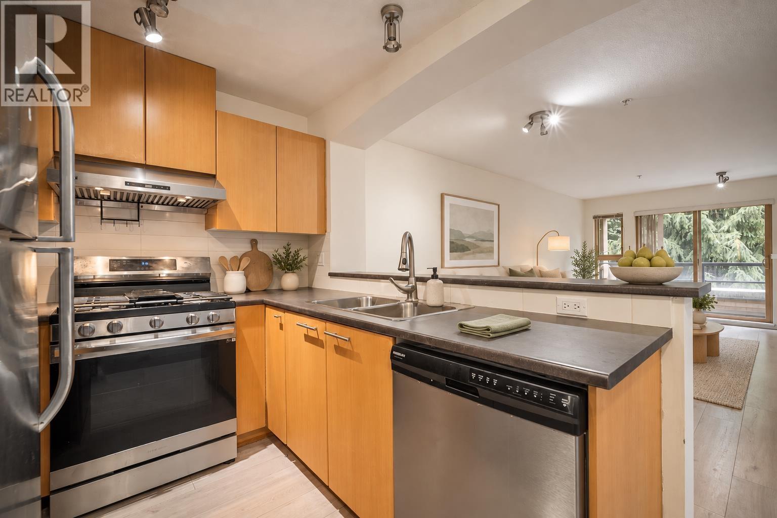 408 9319 University Crescent Property Photo 4
