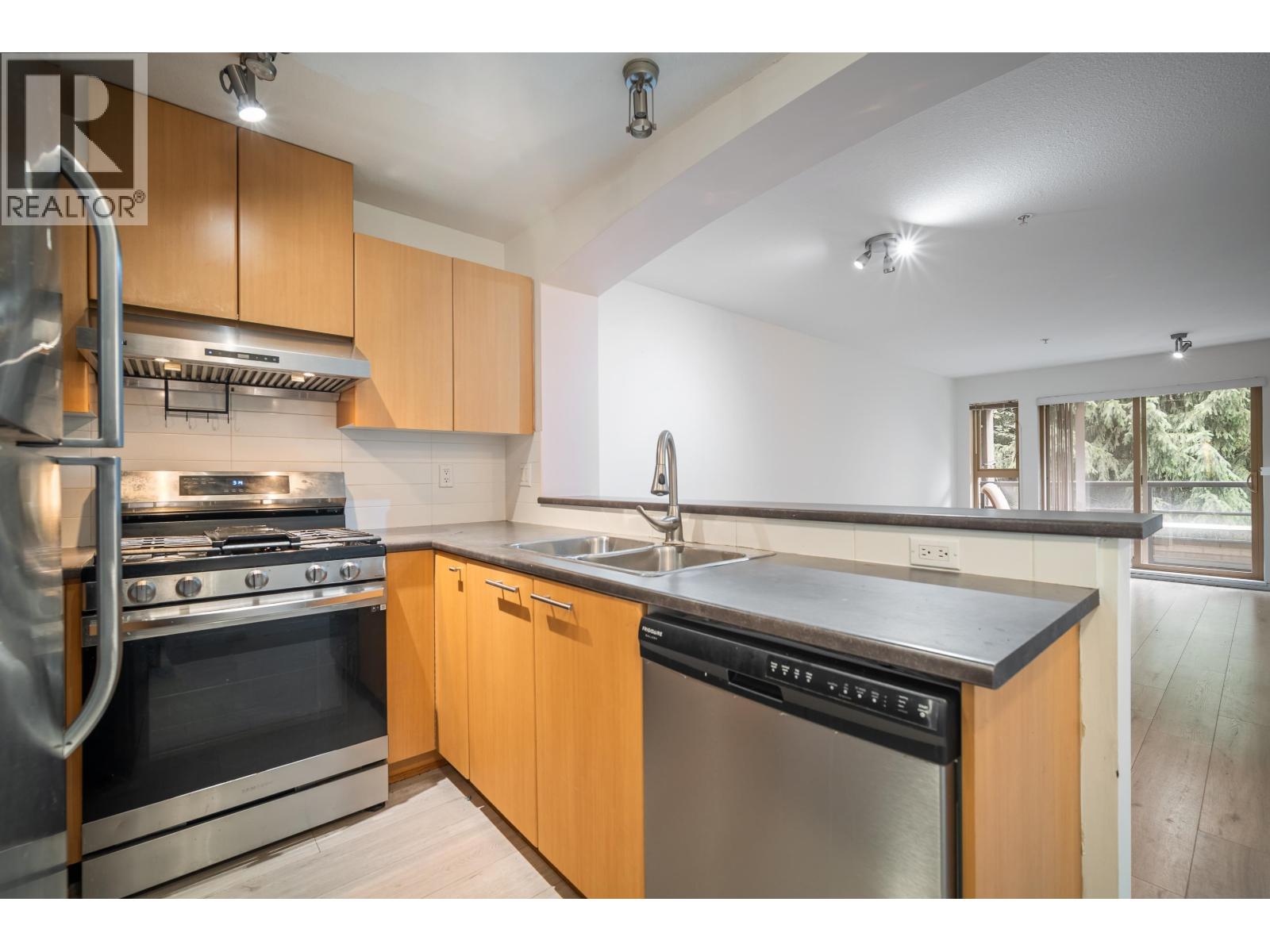 408 9319 University Crescent Property Photo 5