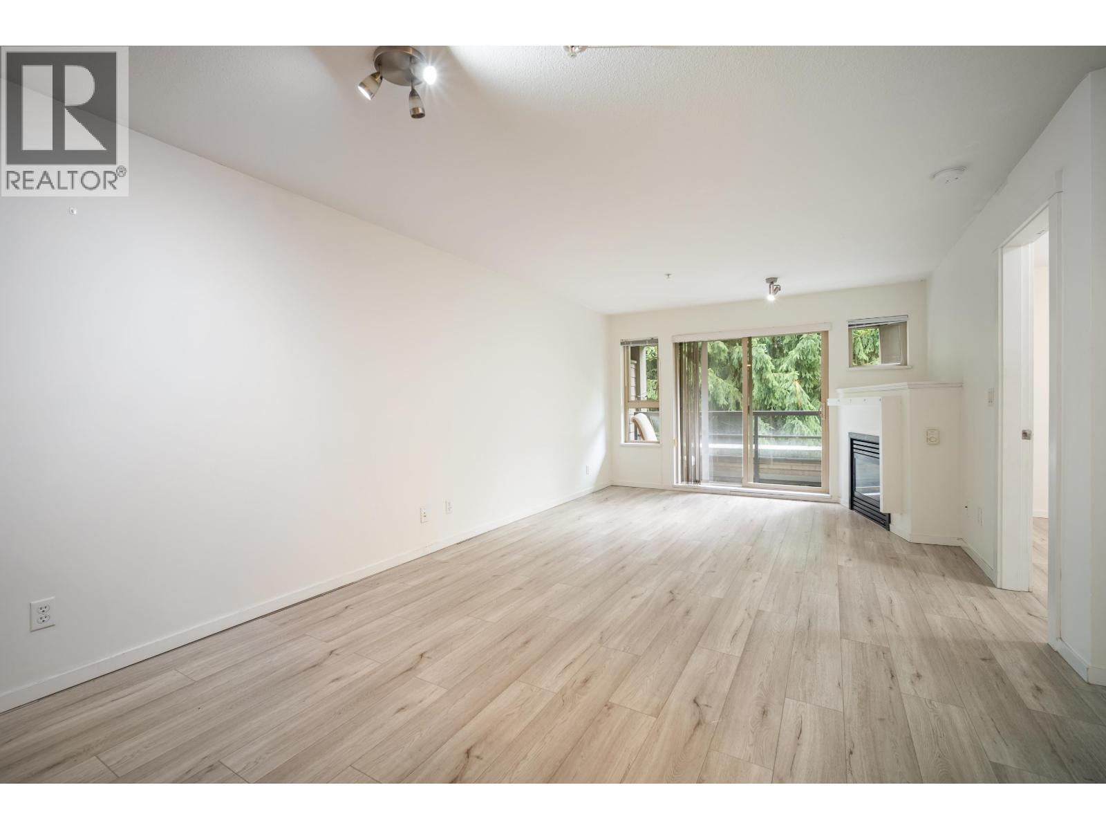 408 9319 University Crescent Property Photo 11