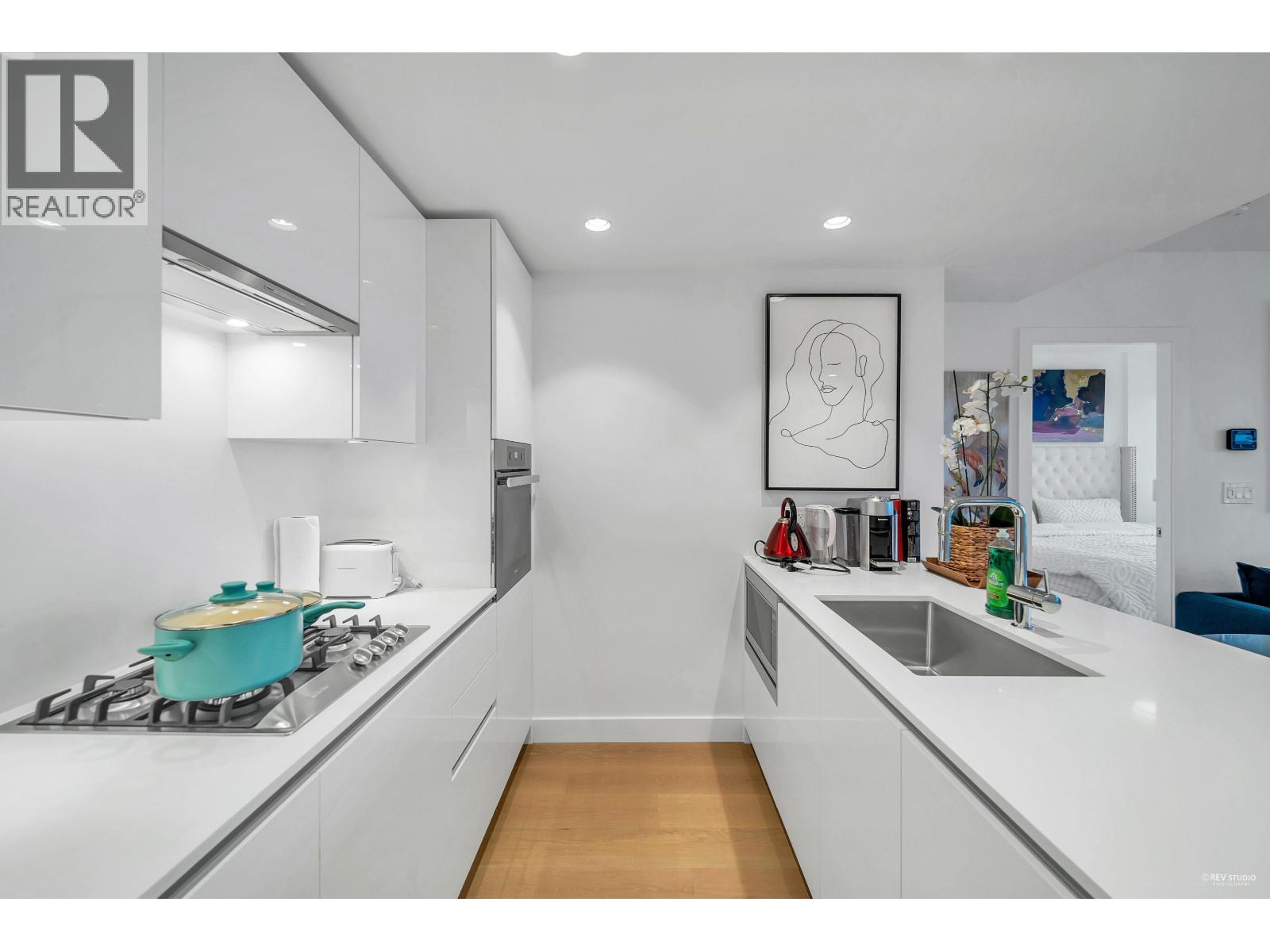 811 5788 Gilbert Road Property Photo 8