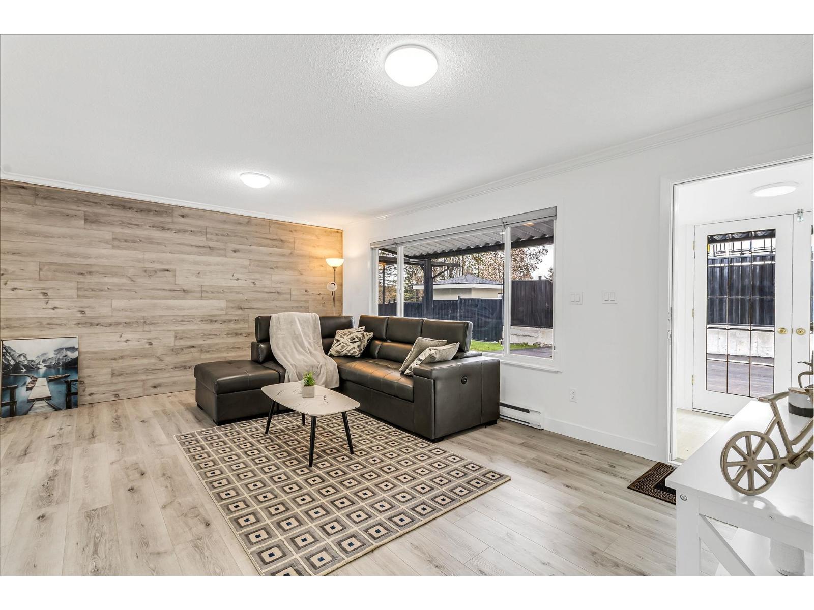 26655 30a Avenue Property Photo 1
