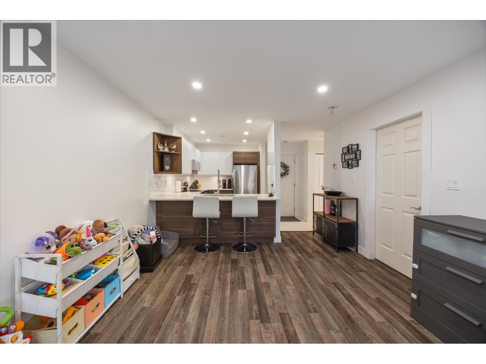 205 7465 Sandborne Avenue Property Photo 8