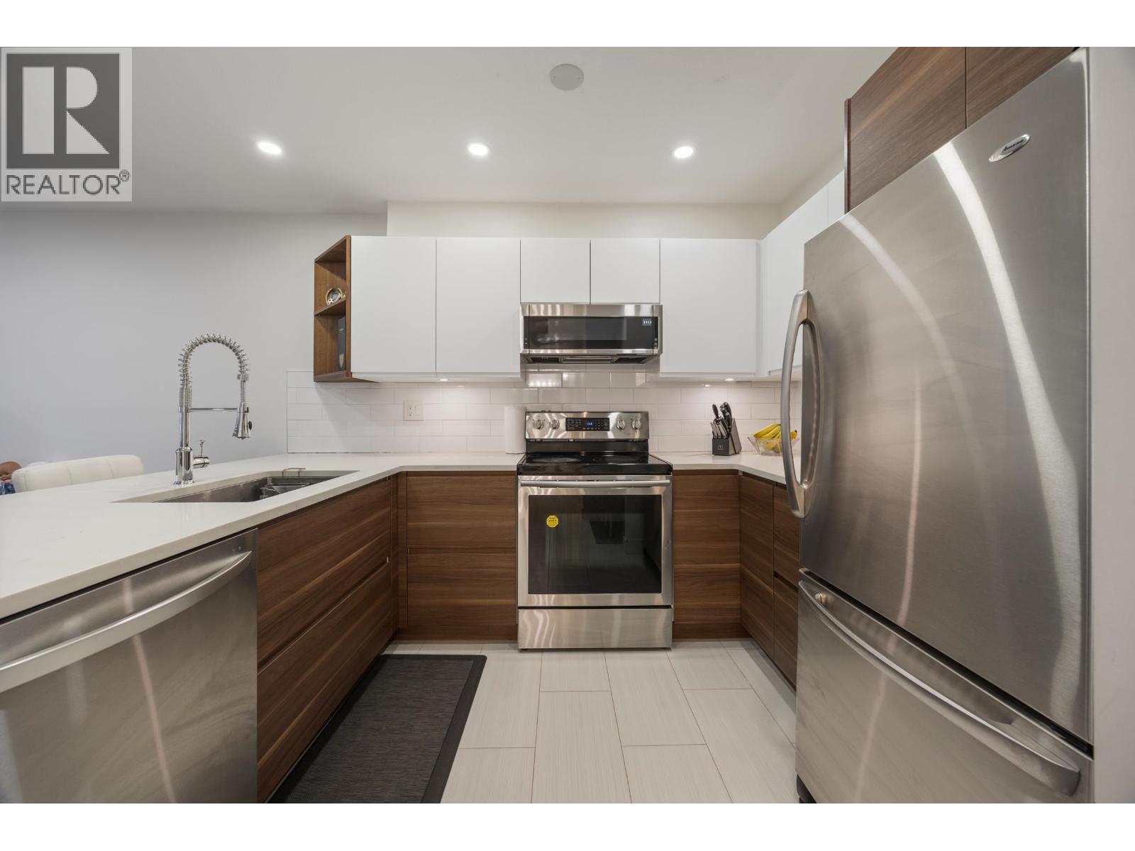 205 7465 Sandborne Avenue Property Photo 11