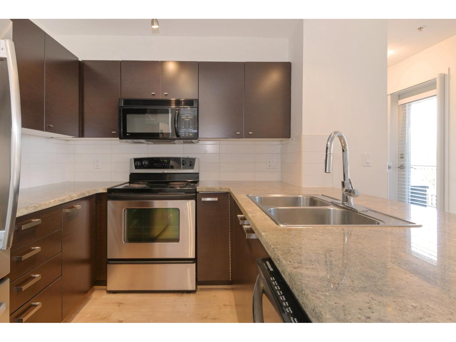 411 6815 188 Street Property Photo 5