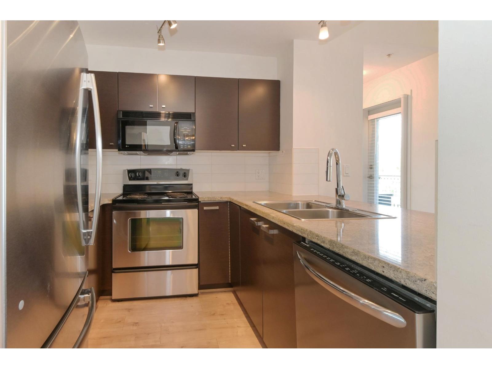 411 6815 188 Street Property Photo 6