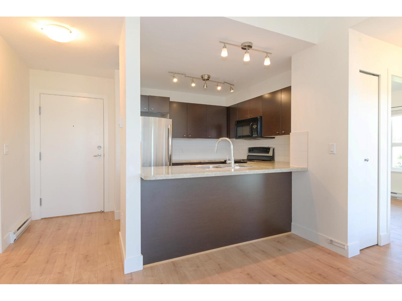 411 6815 188 Street Property Photo 8