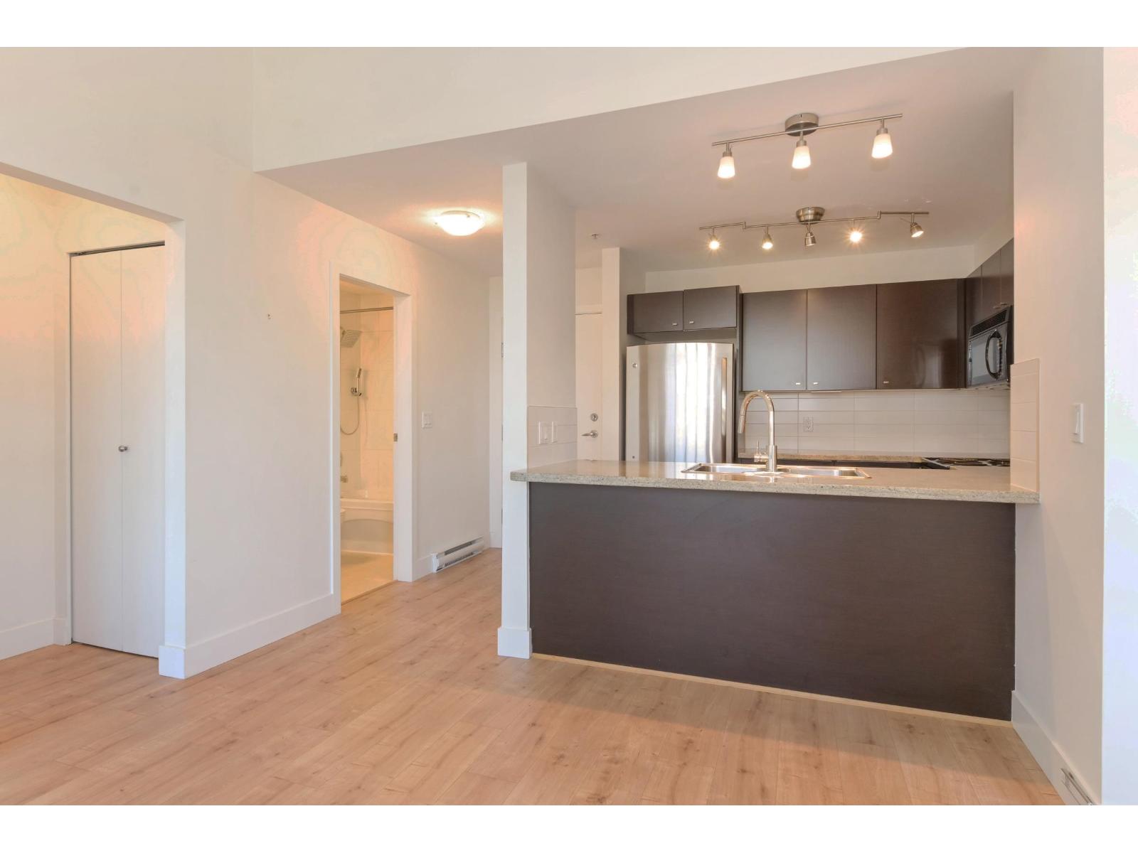411 6815 188 Street Property Photo 10
