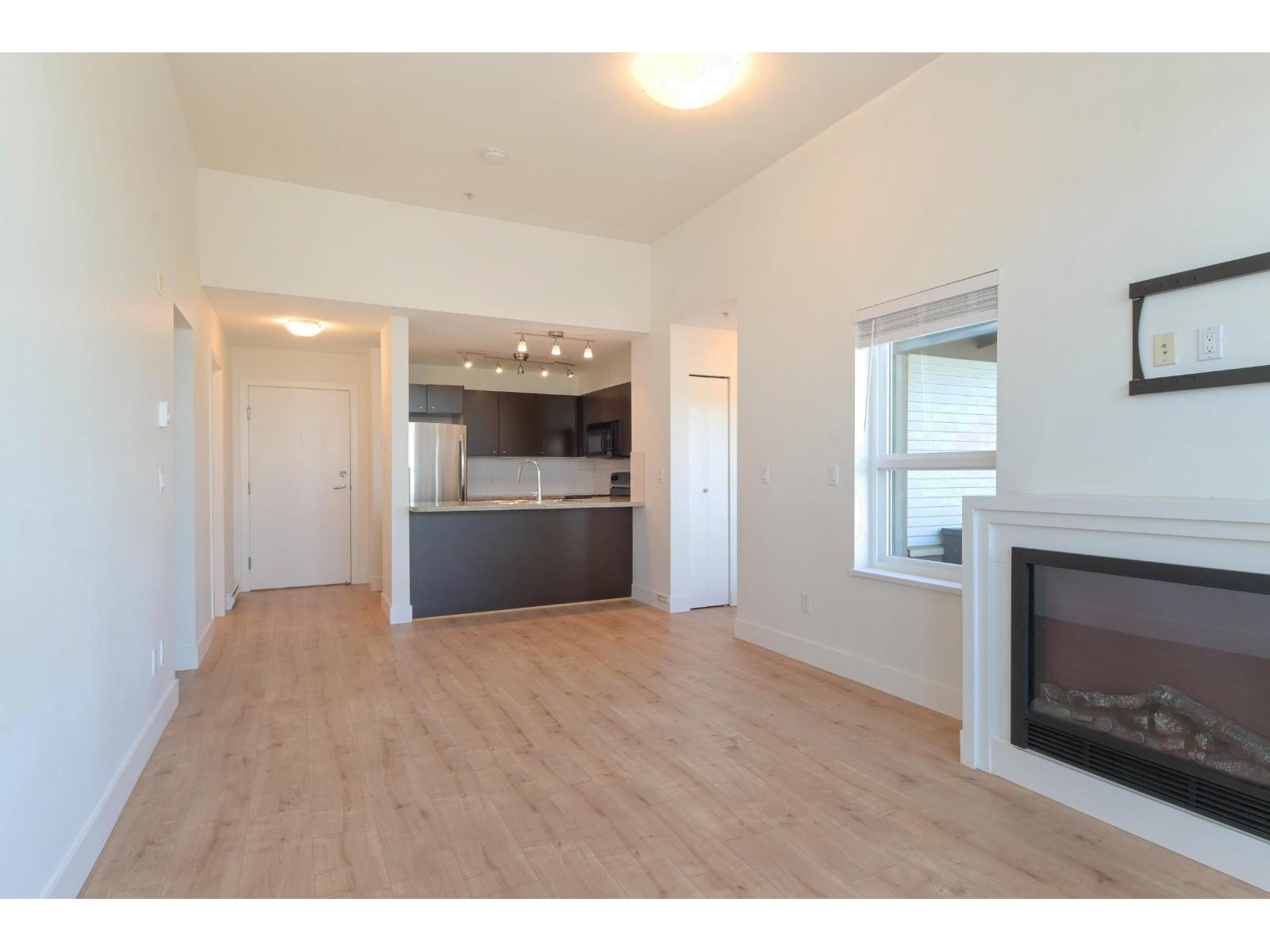 411 6815 188 Street Property Photo 11