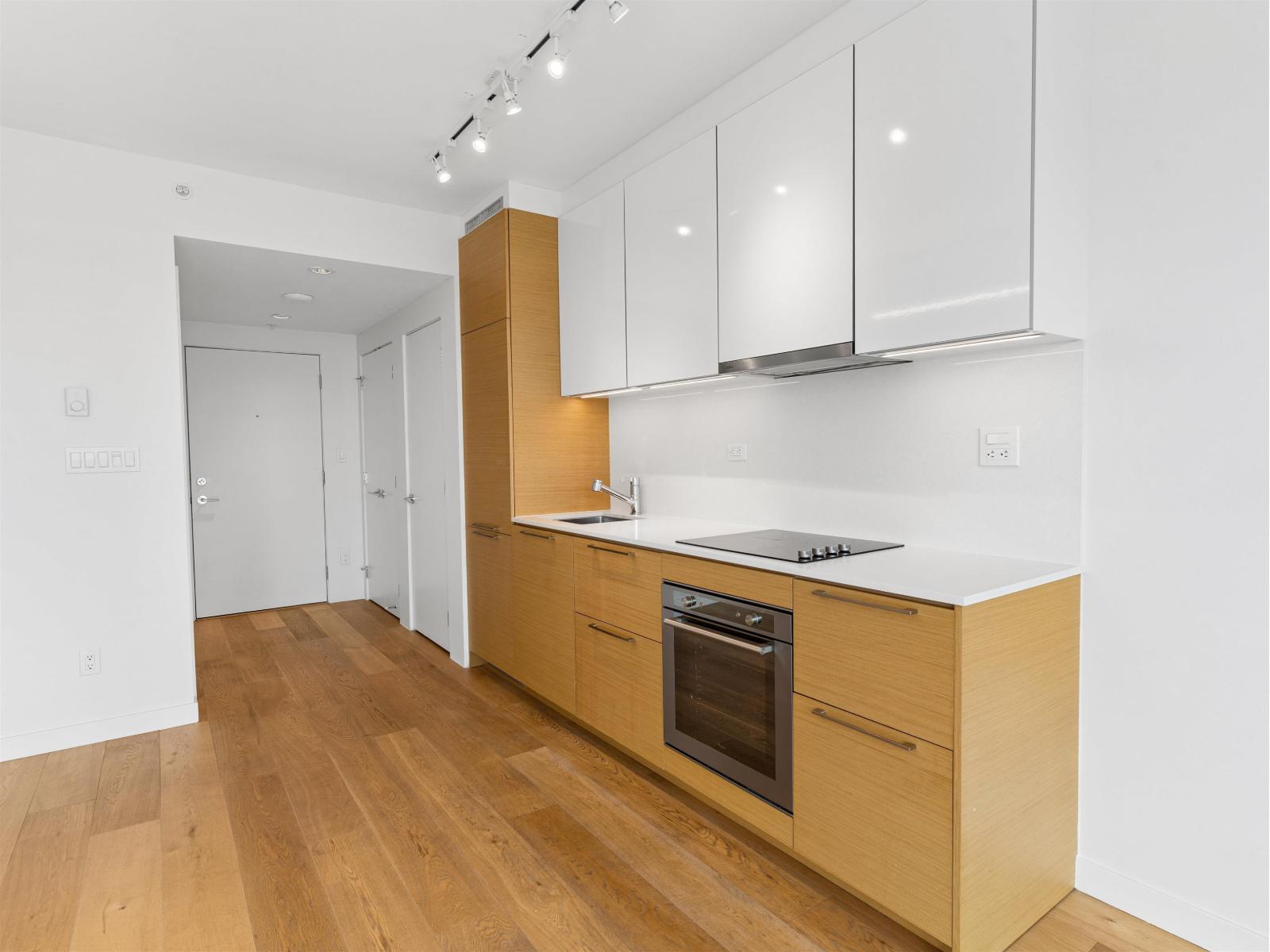 1903 13438 Central Avenue Property Photo 5