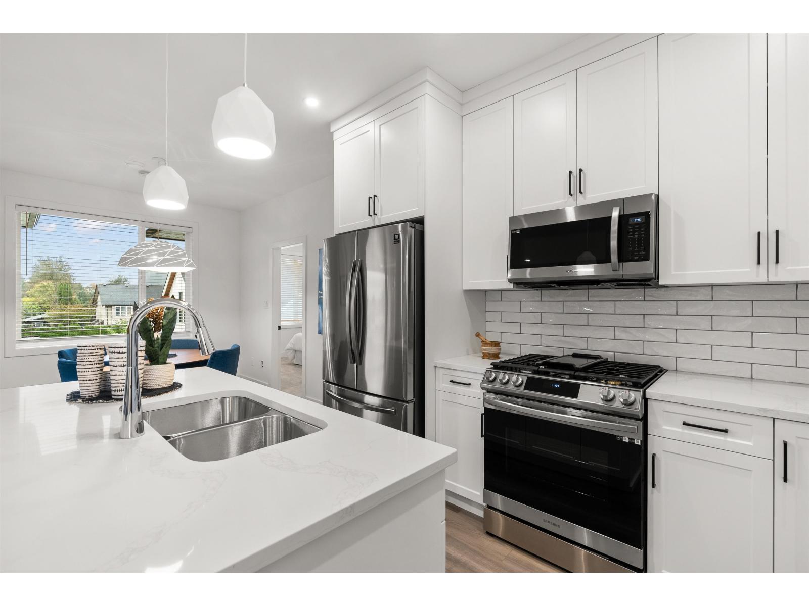 1871 Agassiz Avenue #3 Property Photo 4