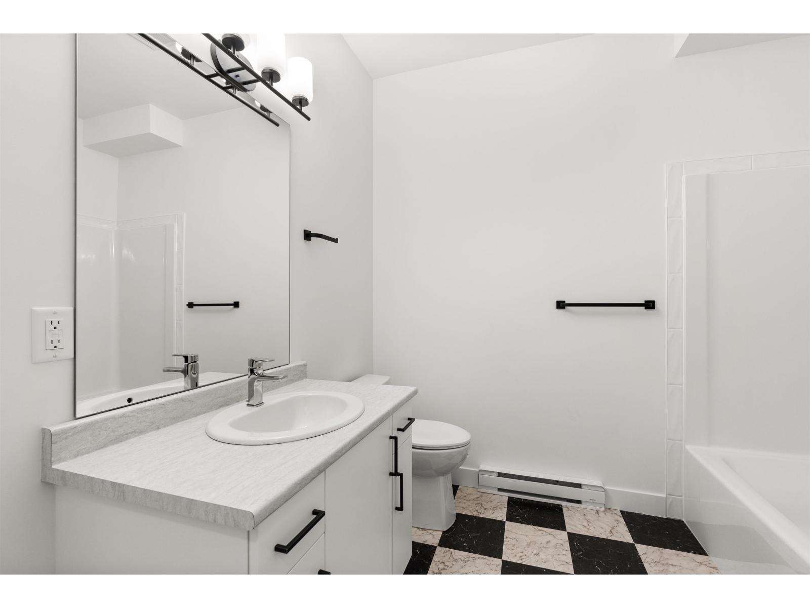 1871 Agassiz Avenue #3 Property Photo 18