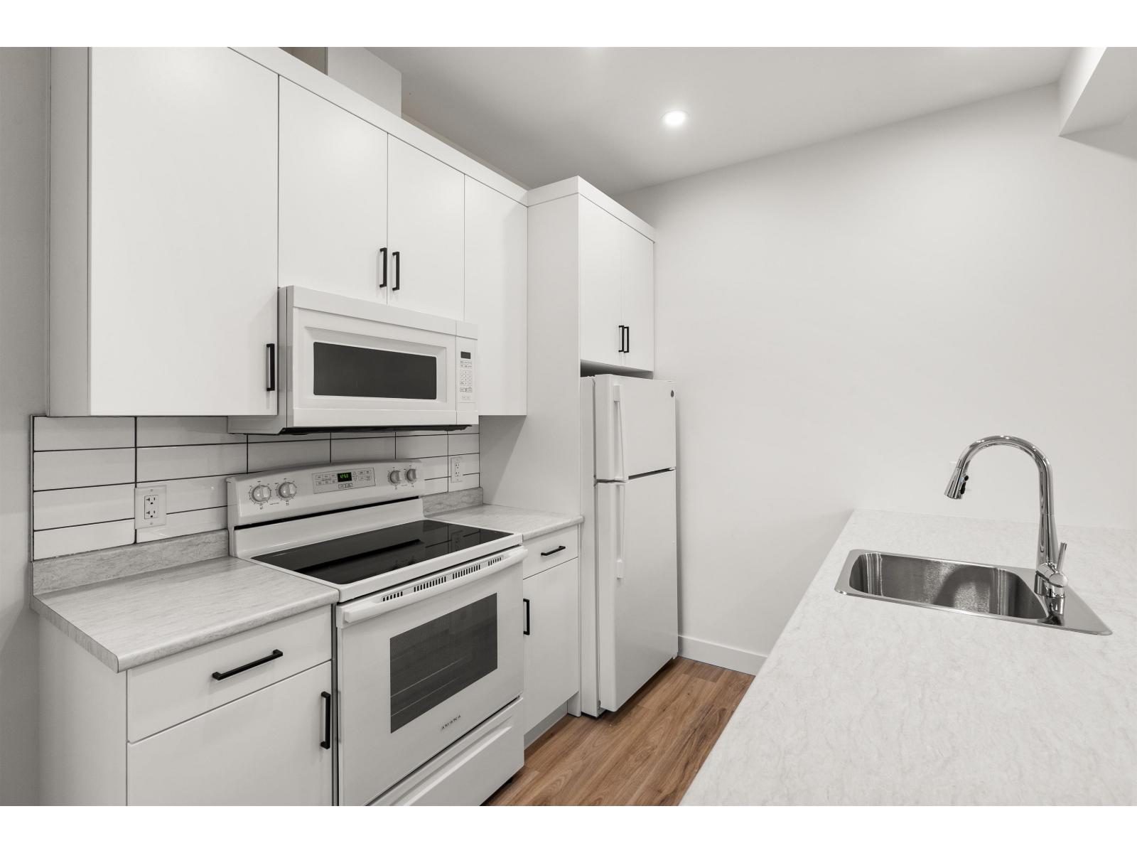 1871 Agassiz Avenue #3 Property Photo 19