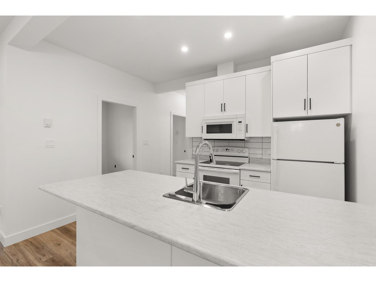1871 Agassiz Avenue #3 Property Photo 21