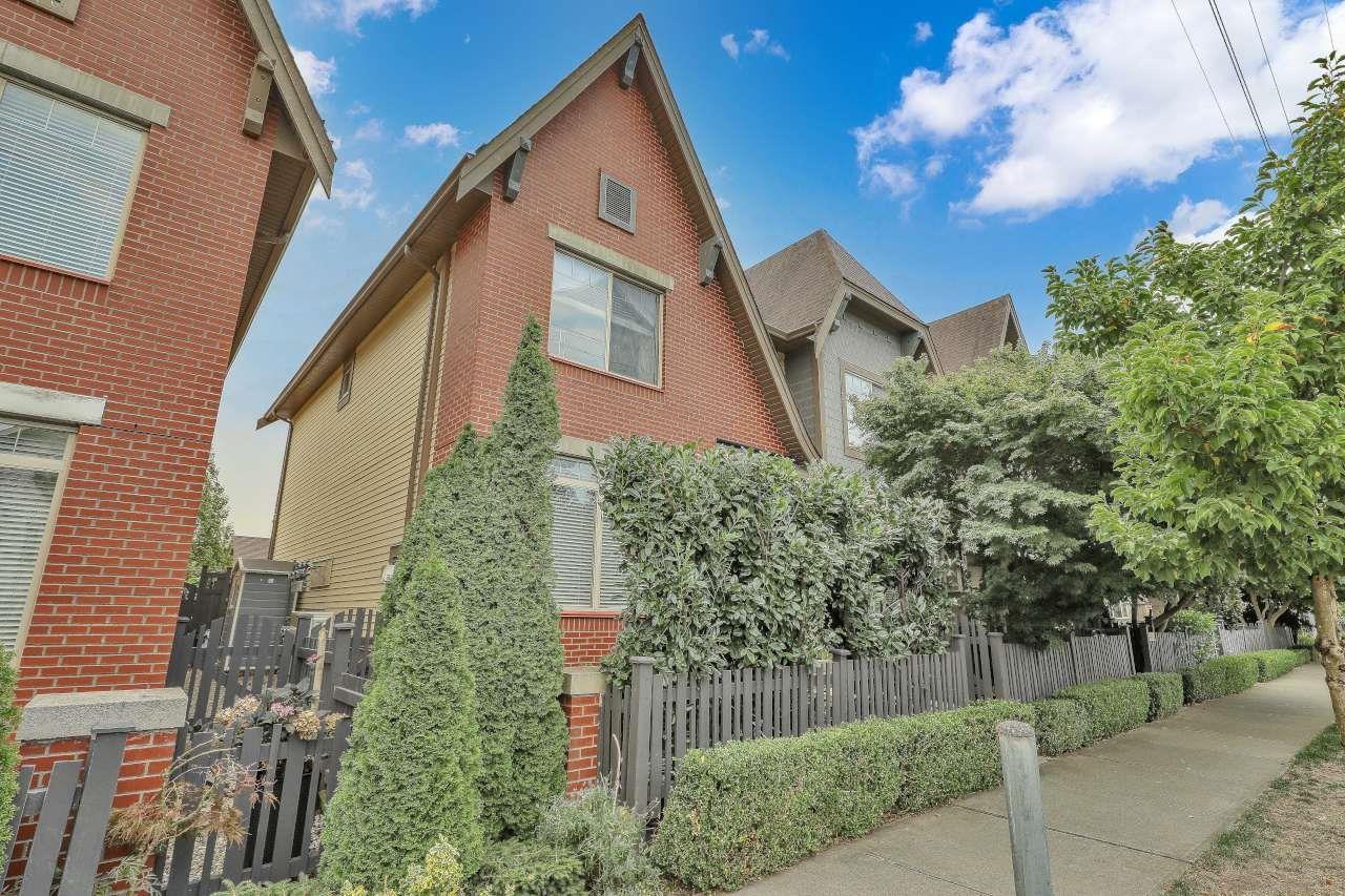 2472 164 Street Property Photo 2