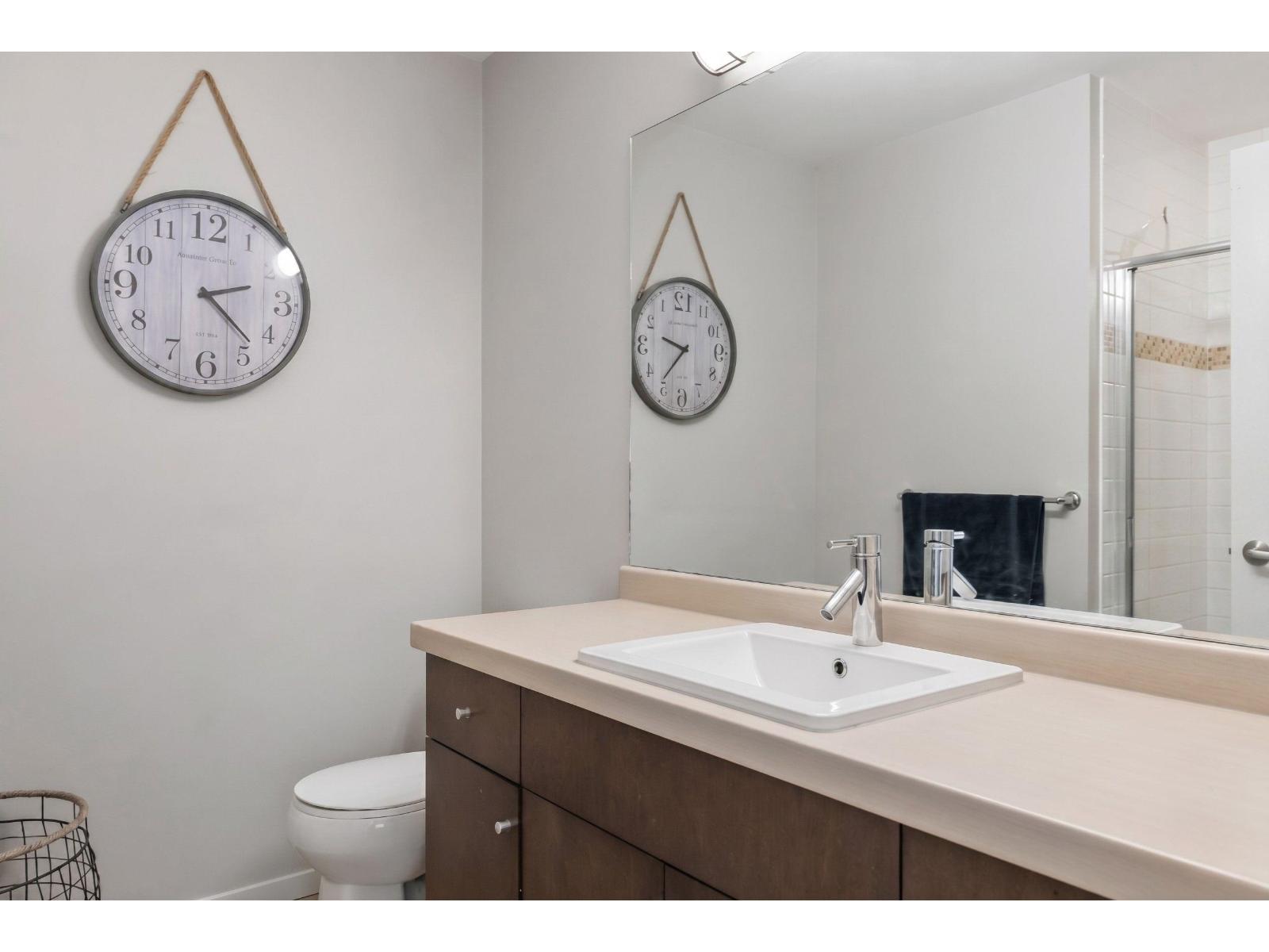 40 6895 188 Street Property Photo 18