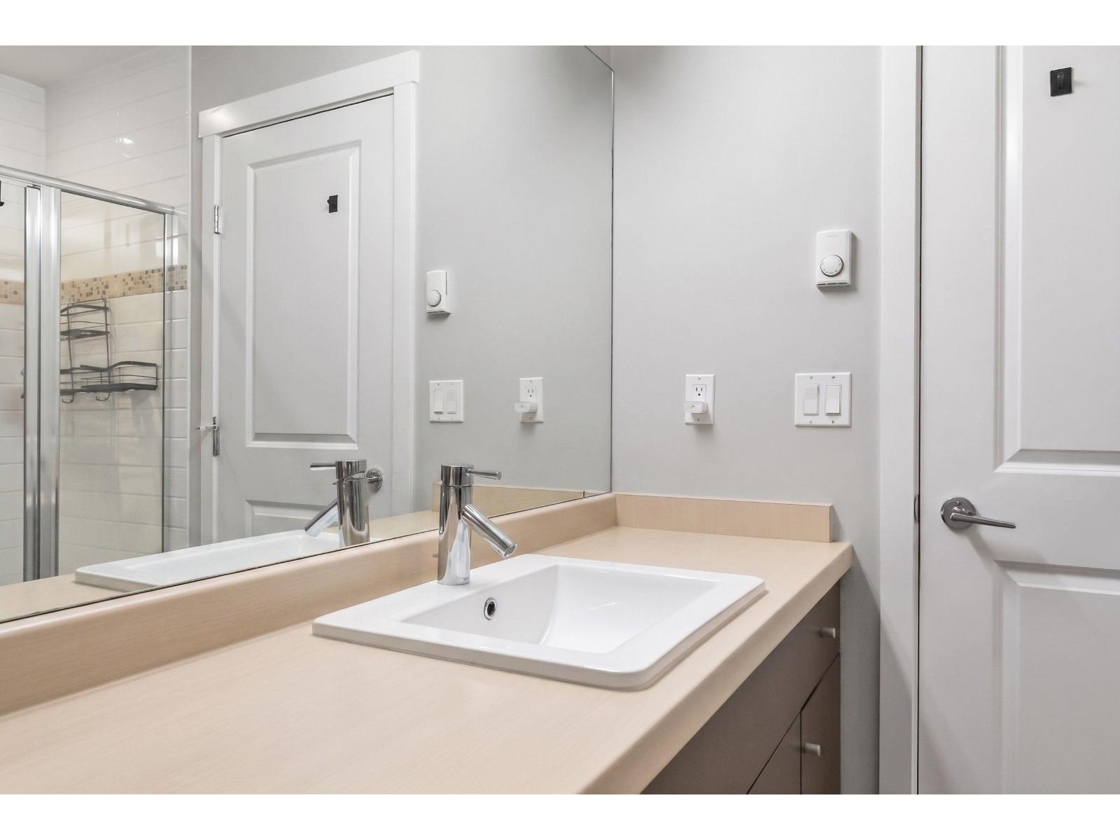 40 6895 188 Street Property Photo 20