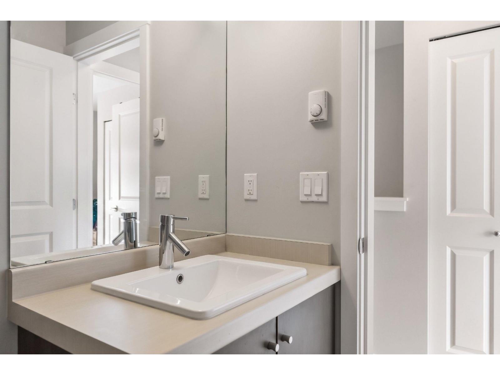 40 6895 188 Street Property Photo 25