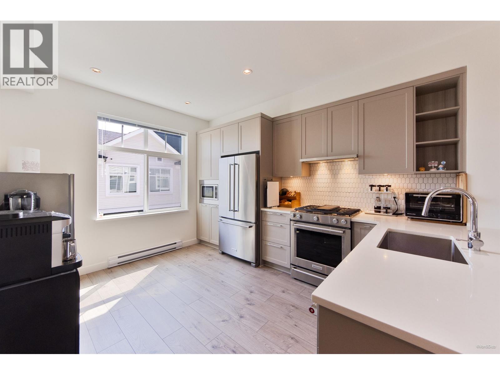 131 3565 Baycrest Avenue Property Photo 3