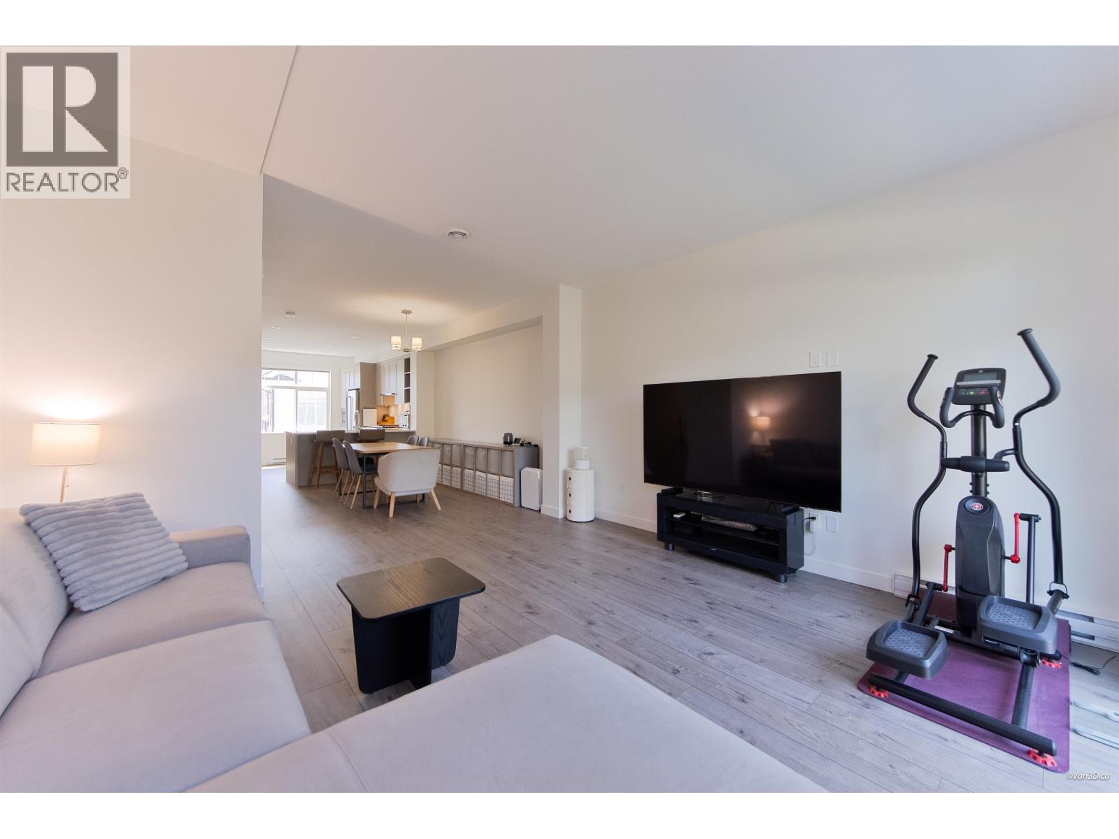 131 3565 Baycrest Avenue Property Photo 10