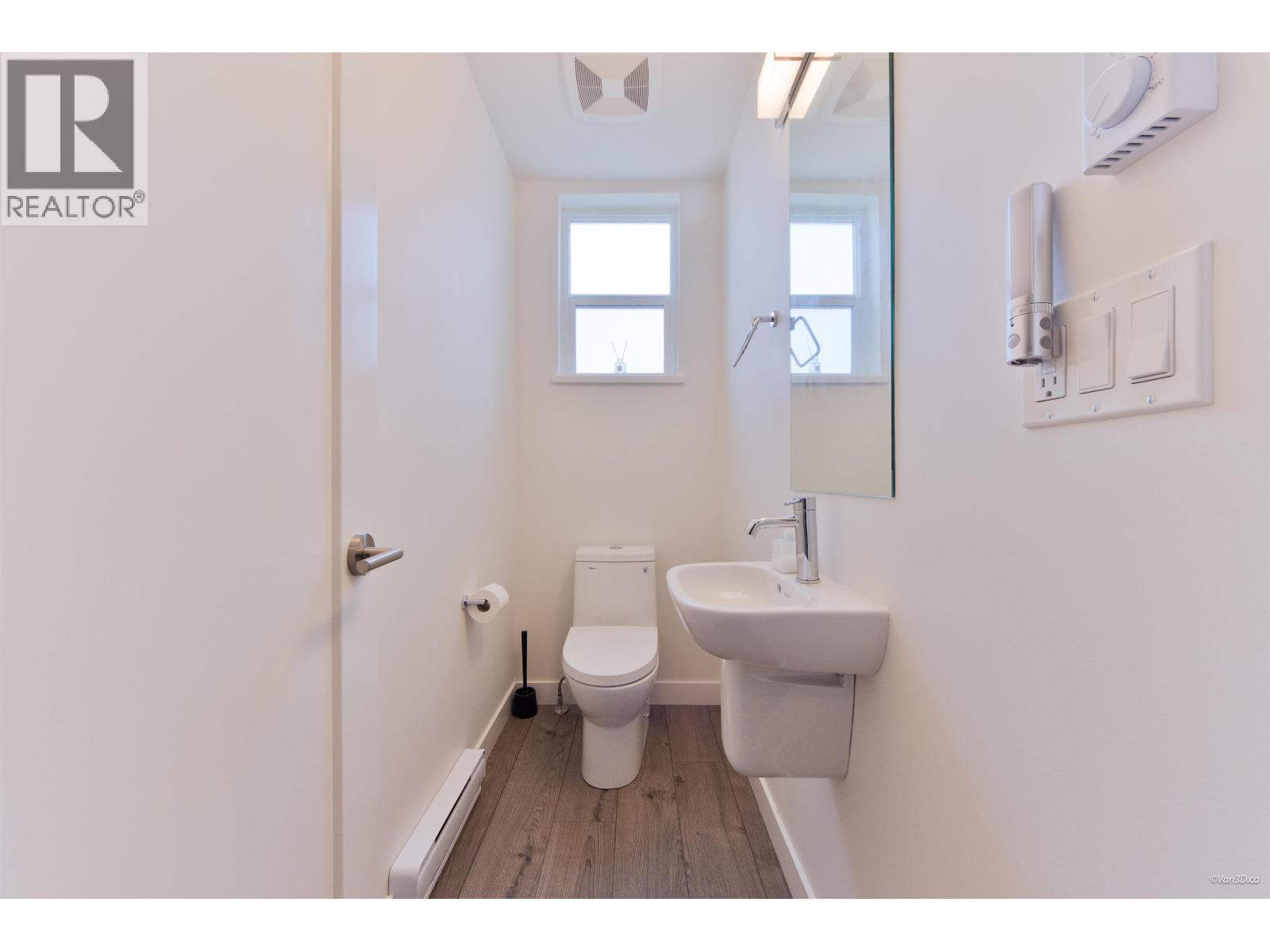 131 3565 Baycrest Avenue Property Photo 13