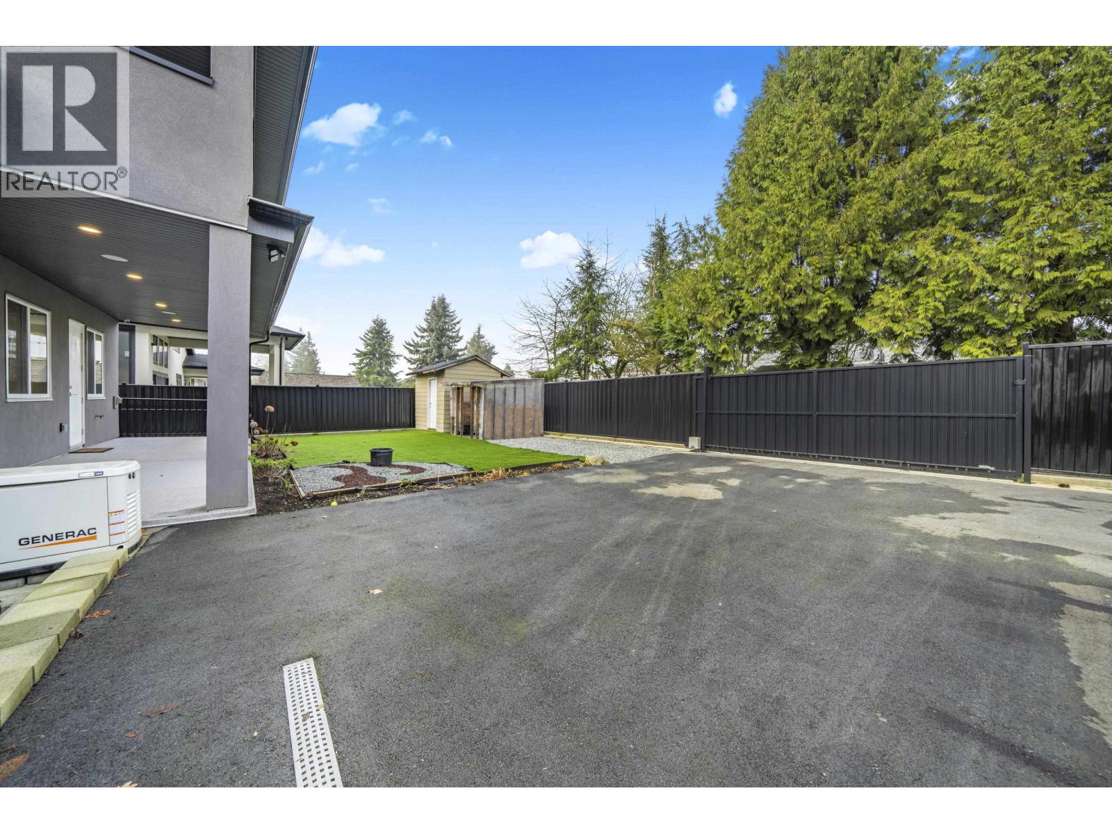 1211 Foster Avenue Property Photo 18