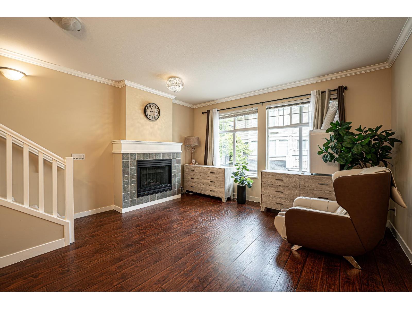 54 8383 159 Street Property Photo 4
