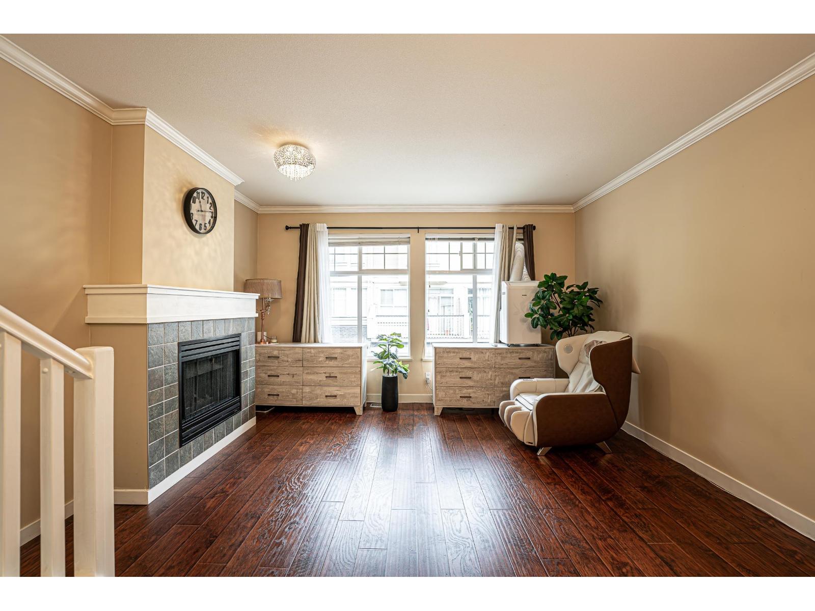 54 8383 159 Street Property Photo 5