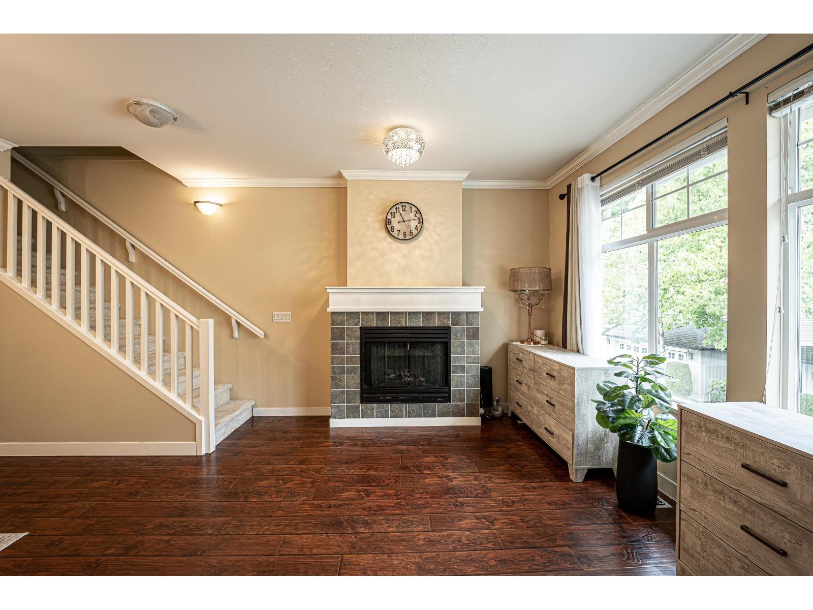 54 8383 159 Street Property Photo 9
