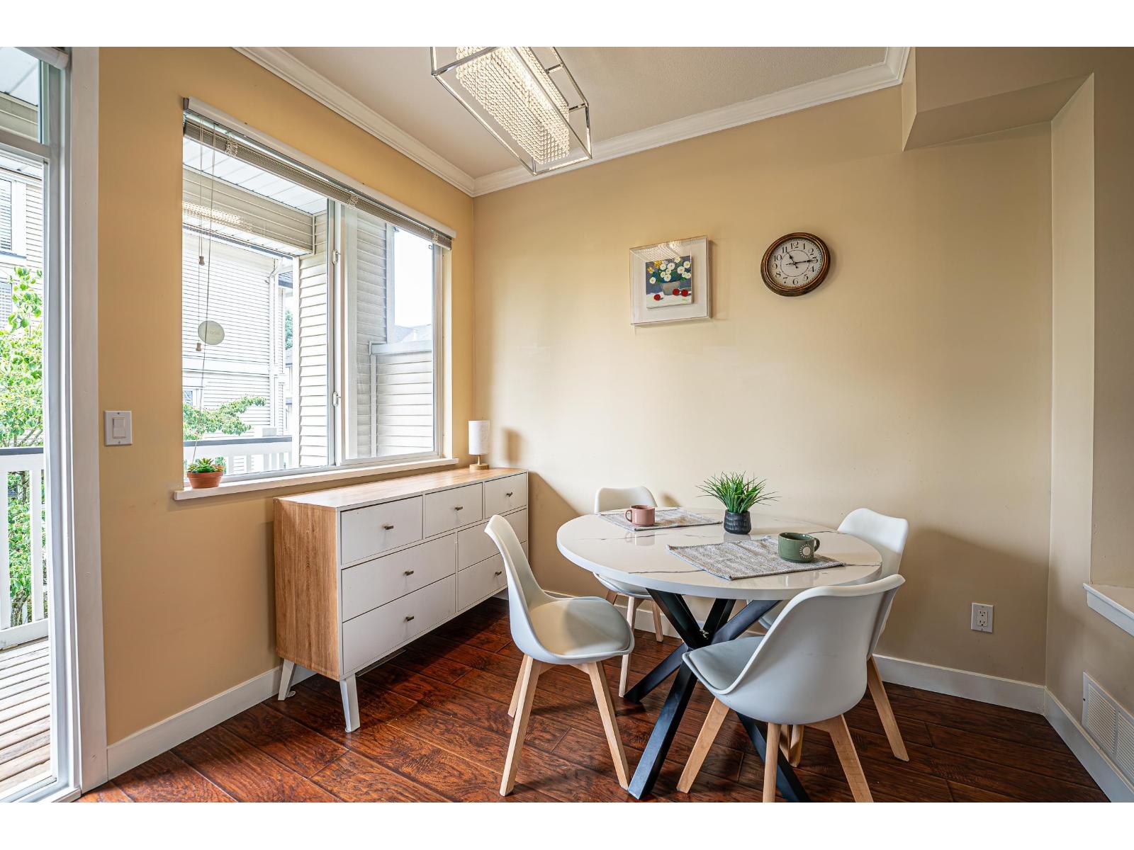 54 8383 159 Street Property Photo 14