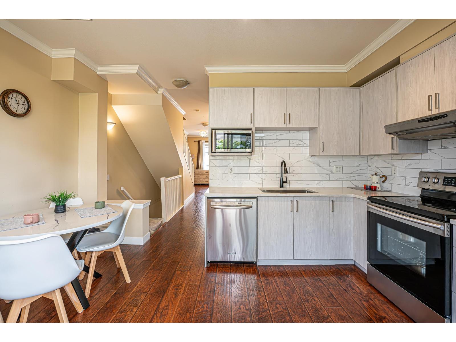 54 8383 159 Street Property Photo 15