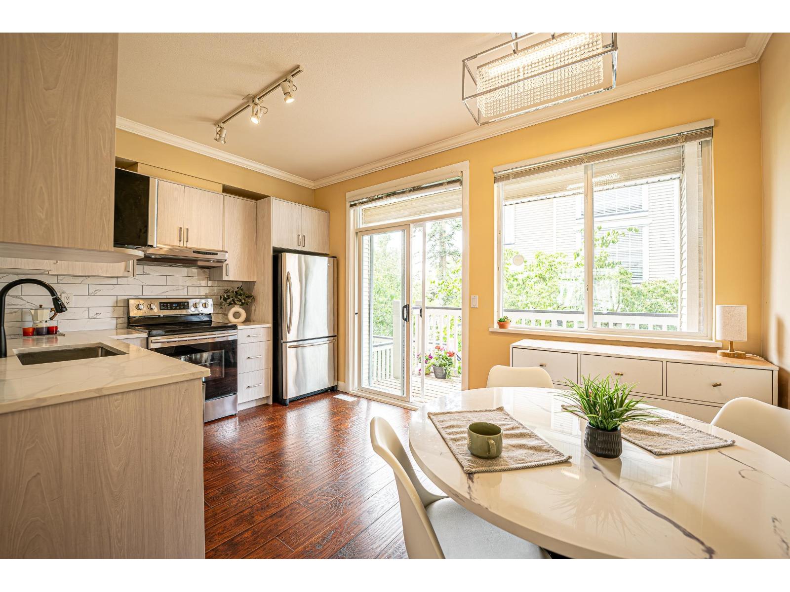 54 8383 159 Street Property Photo 16