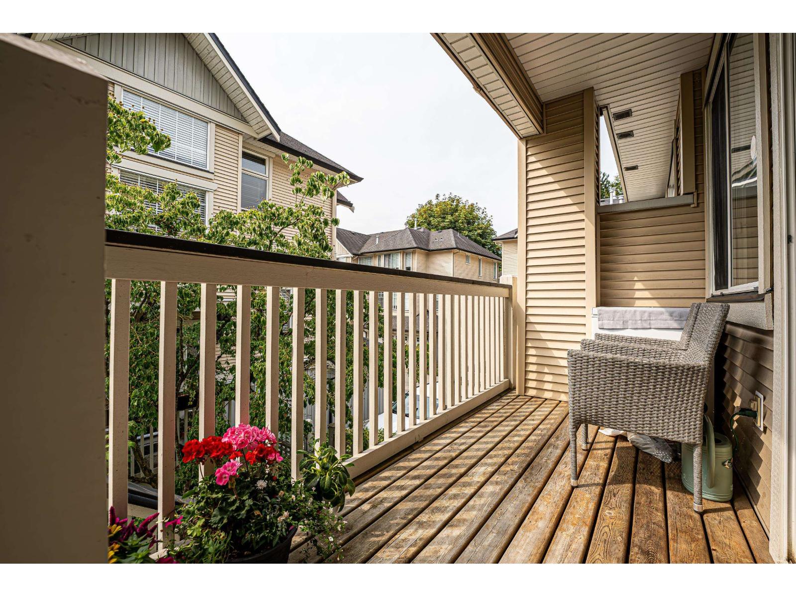 54 8383 159 Street Property Photo 18