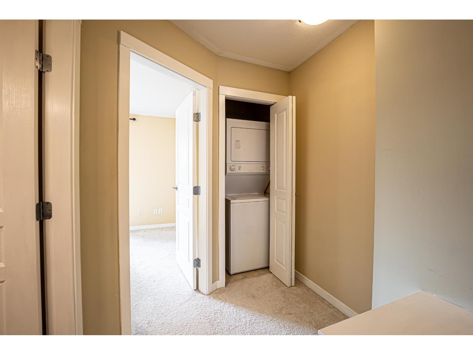 54 8383 159 Street Property Photo 27