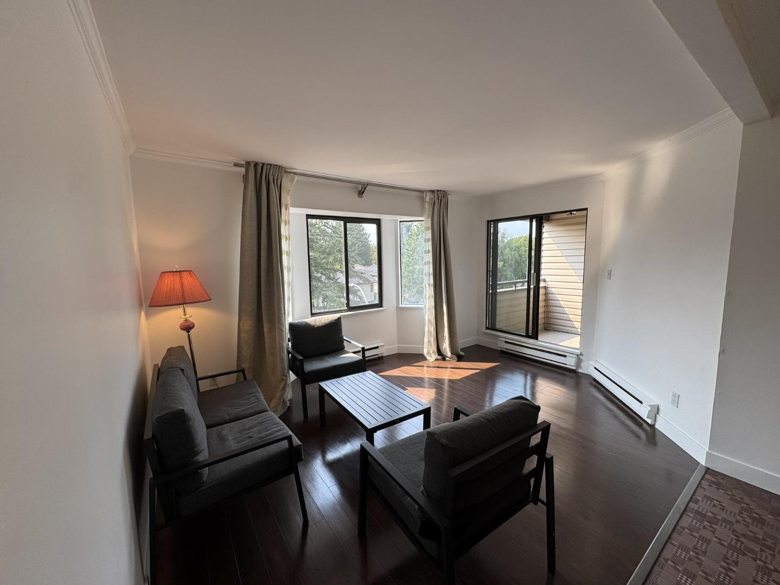314 5294 204 STREET Property Photo 1