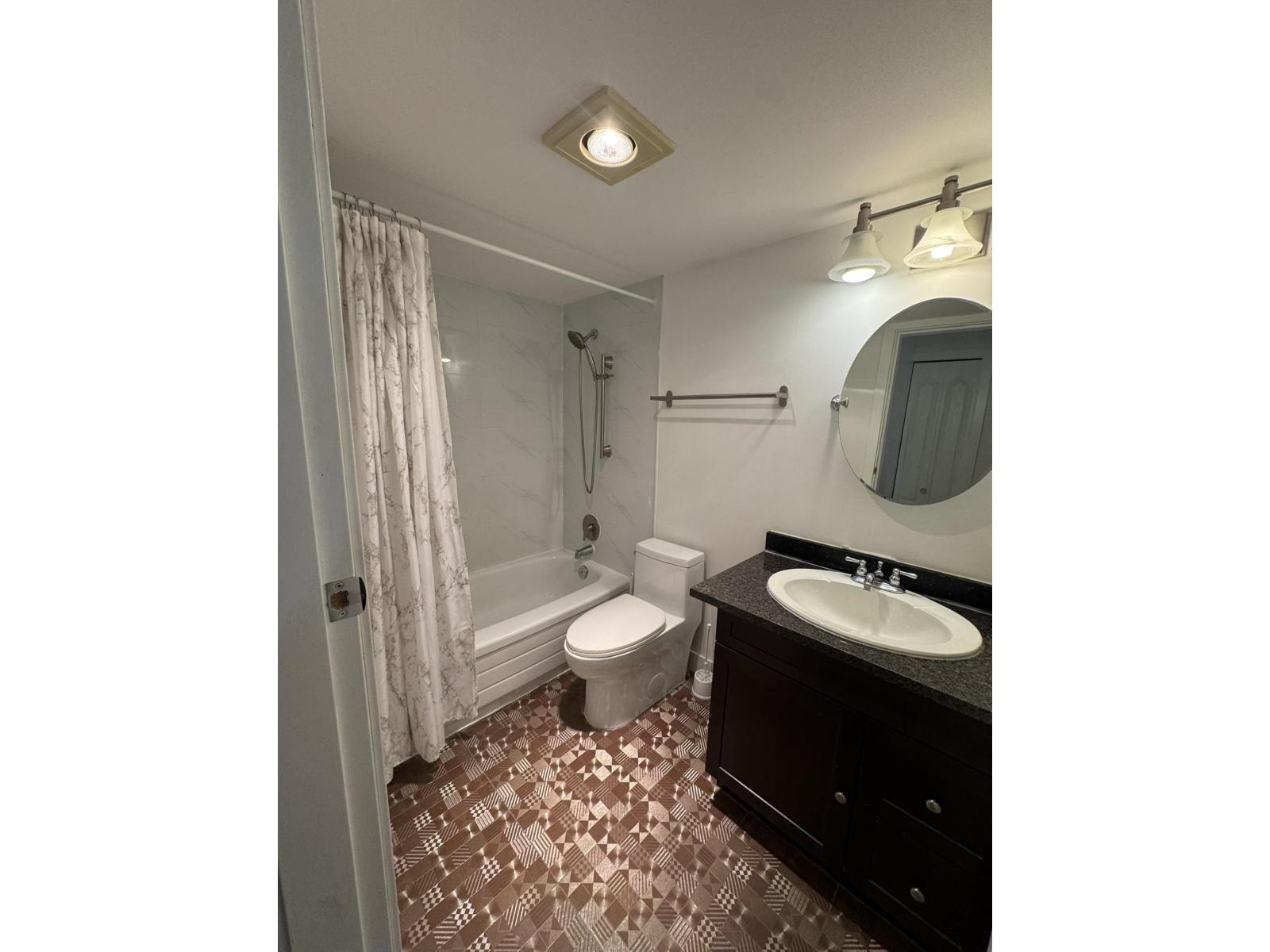 314 5294 204 Street Property Photo 12