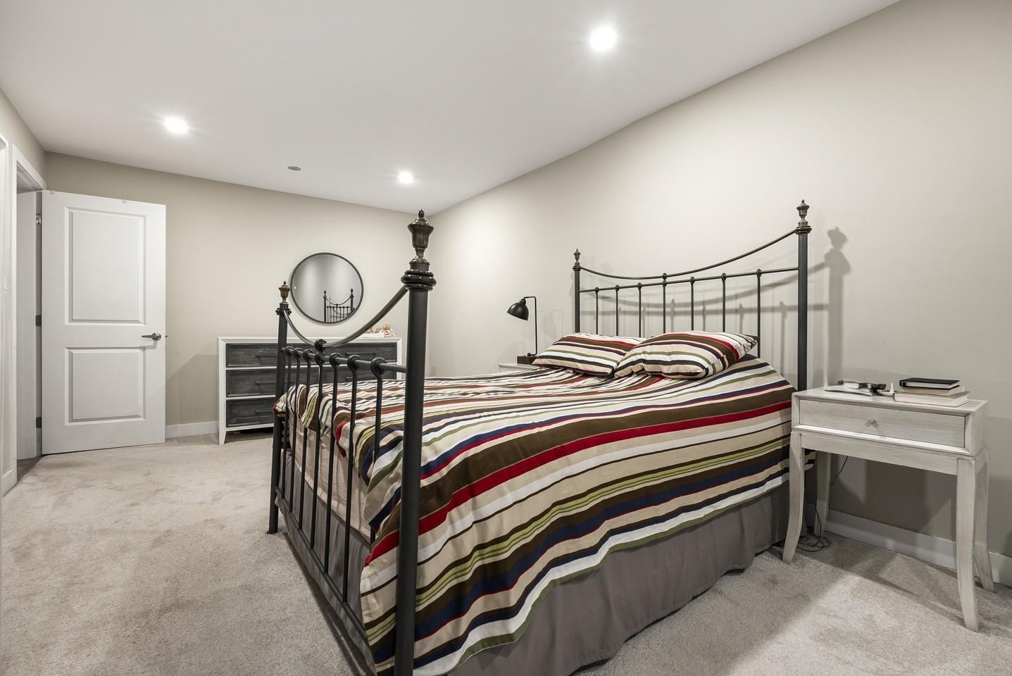 6470 130 Street Property Photo 18