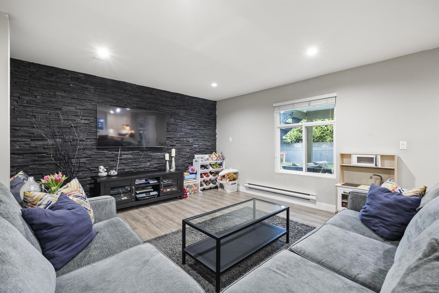 6470 130 Street Property Photo 20