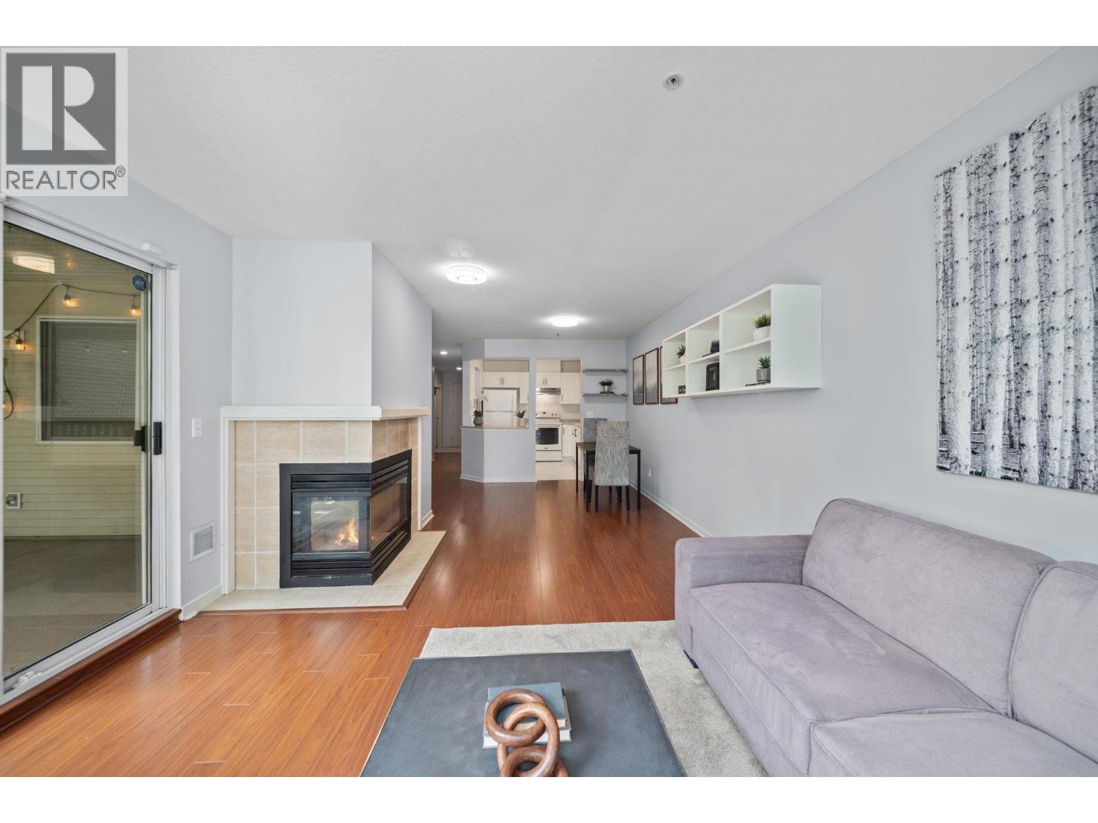 401 22233 River Road Property Photo 4