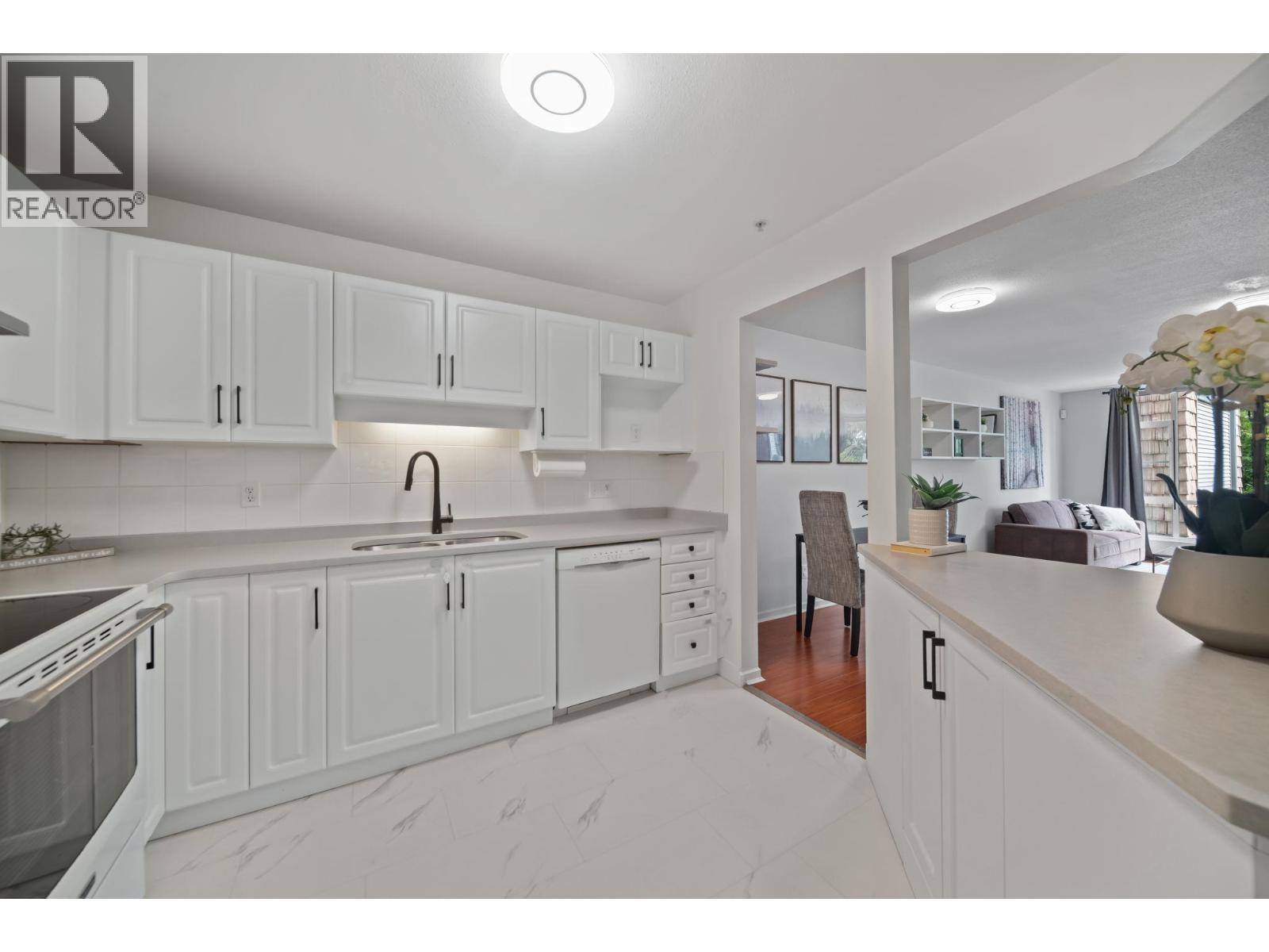 401 22233 River Road Property Photo 10