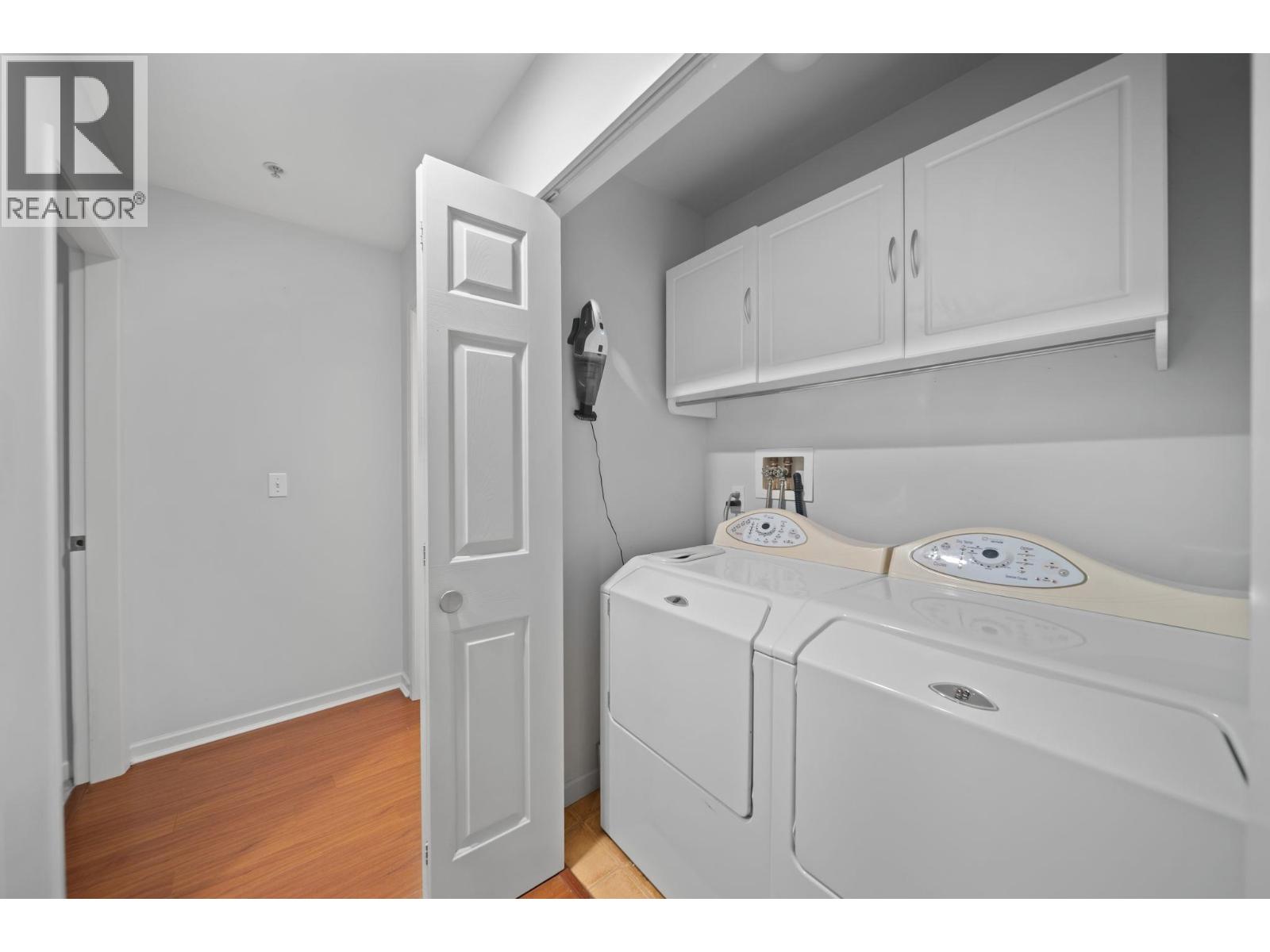 401 22233 River Road Property Photo 25
