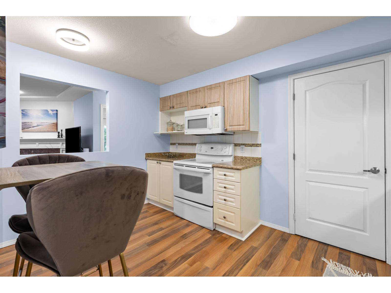 206 20433 53 Avenue Property Photo 10