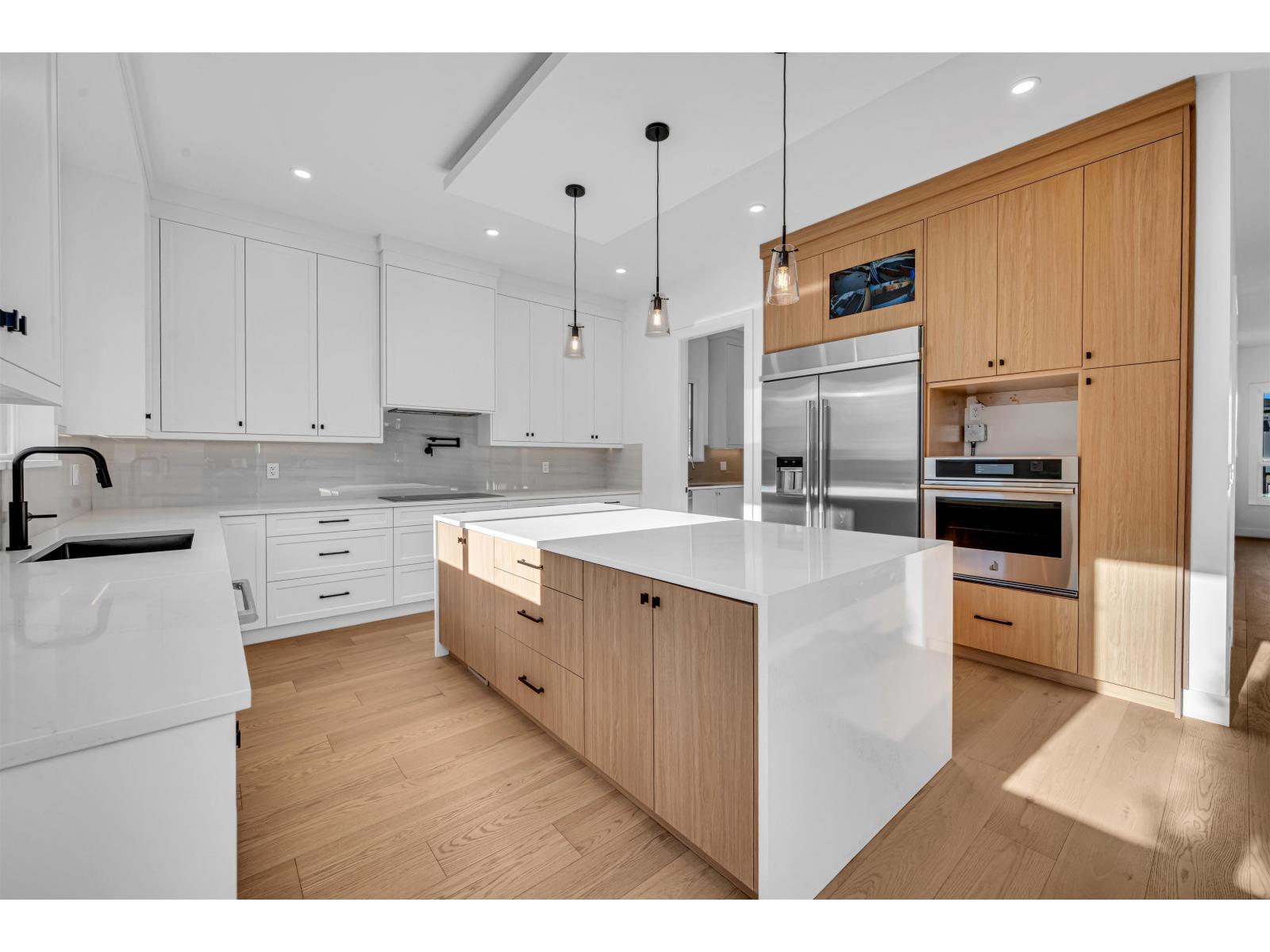 6911 205 Street Property Photo 14
