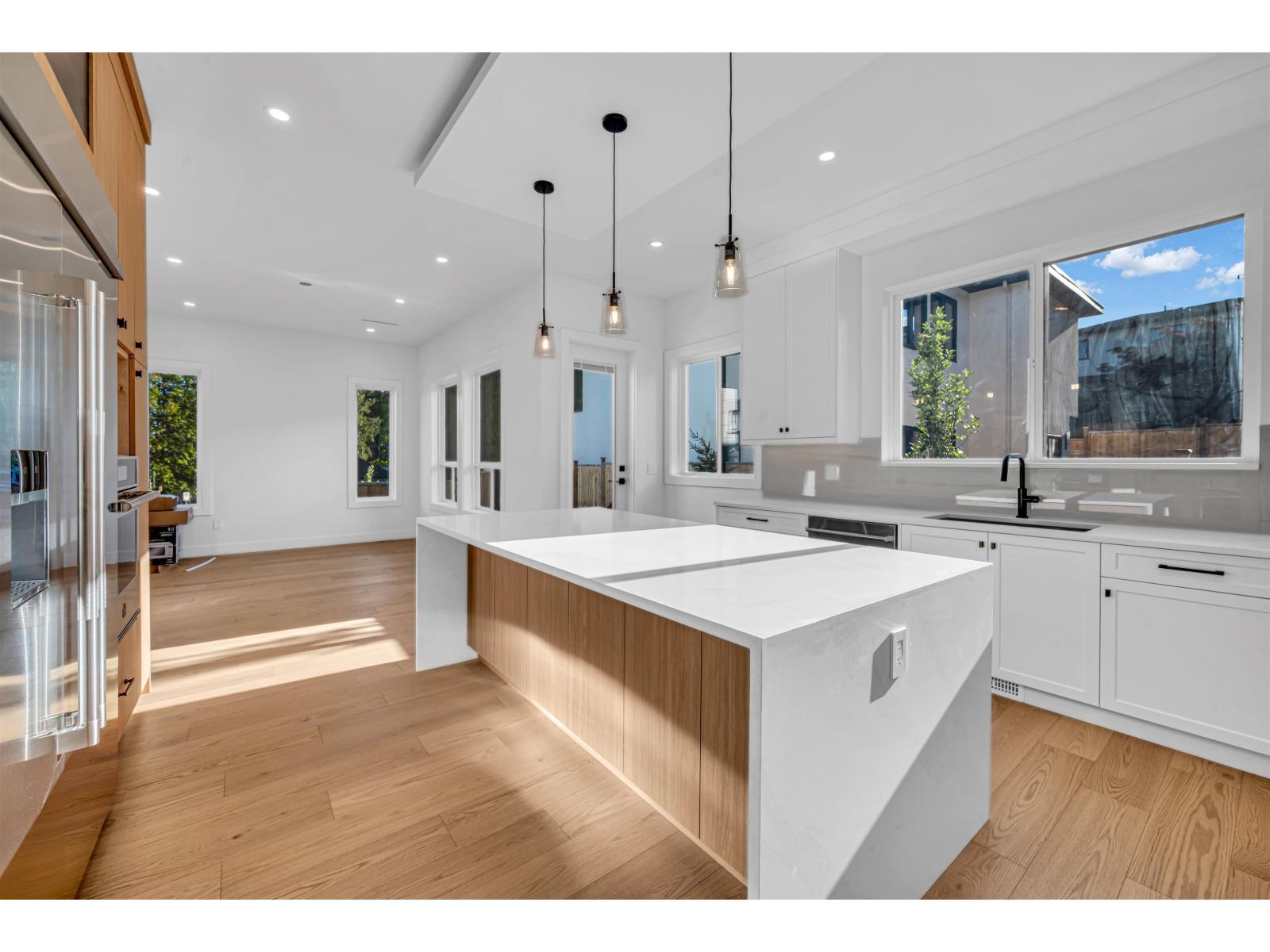6911 205 Street Property Photo 17