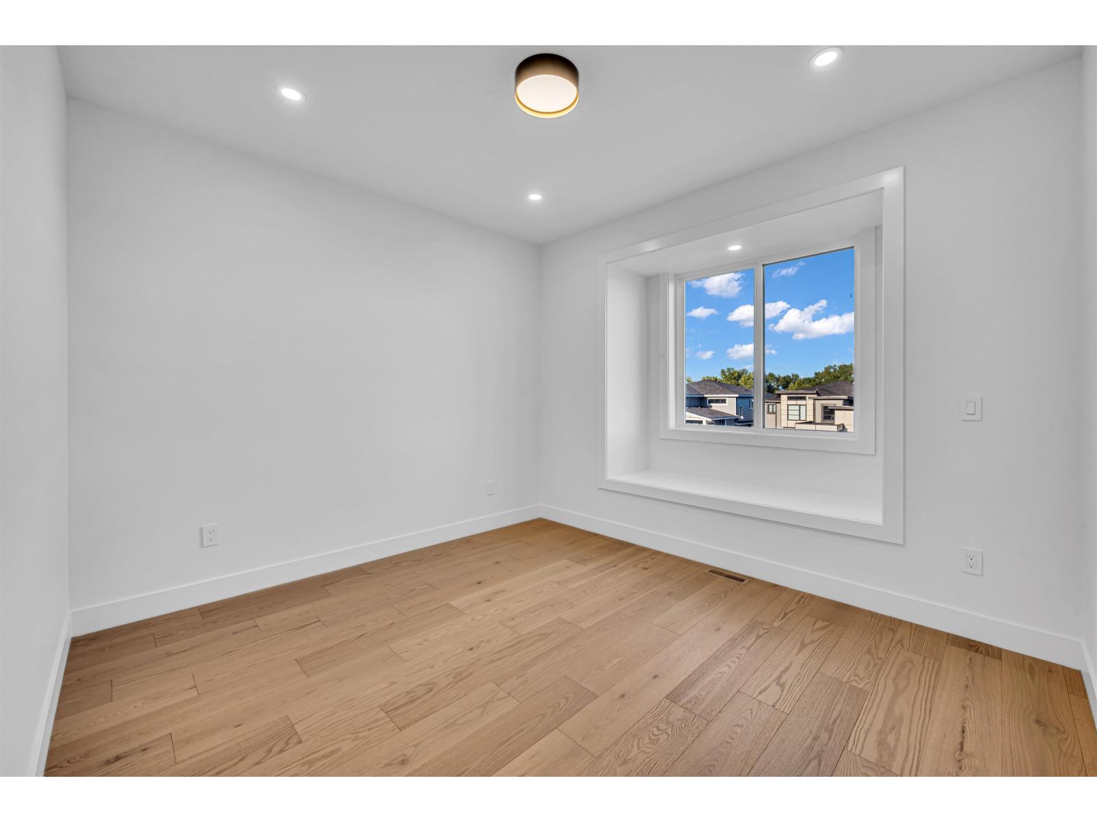 6911 205 Street Property Photo 33