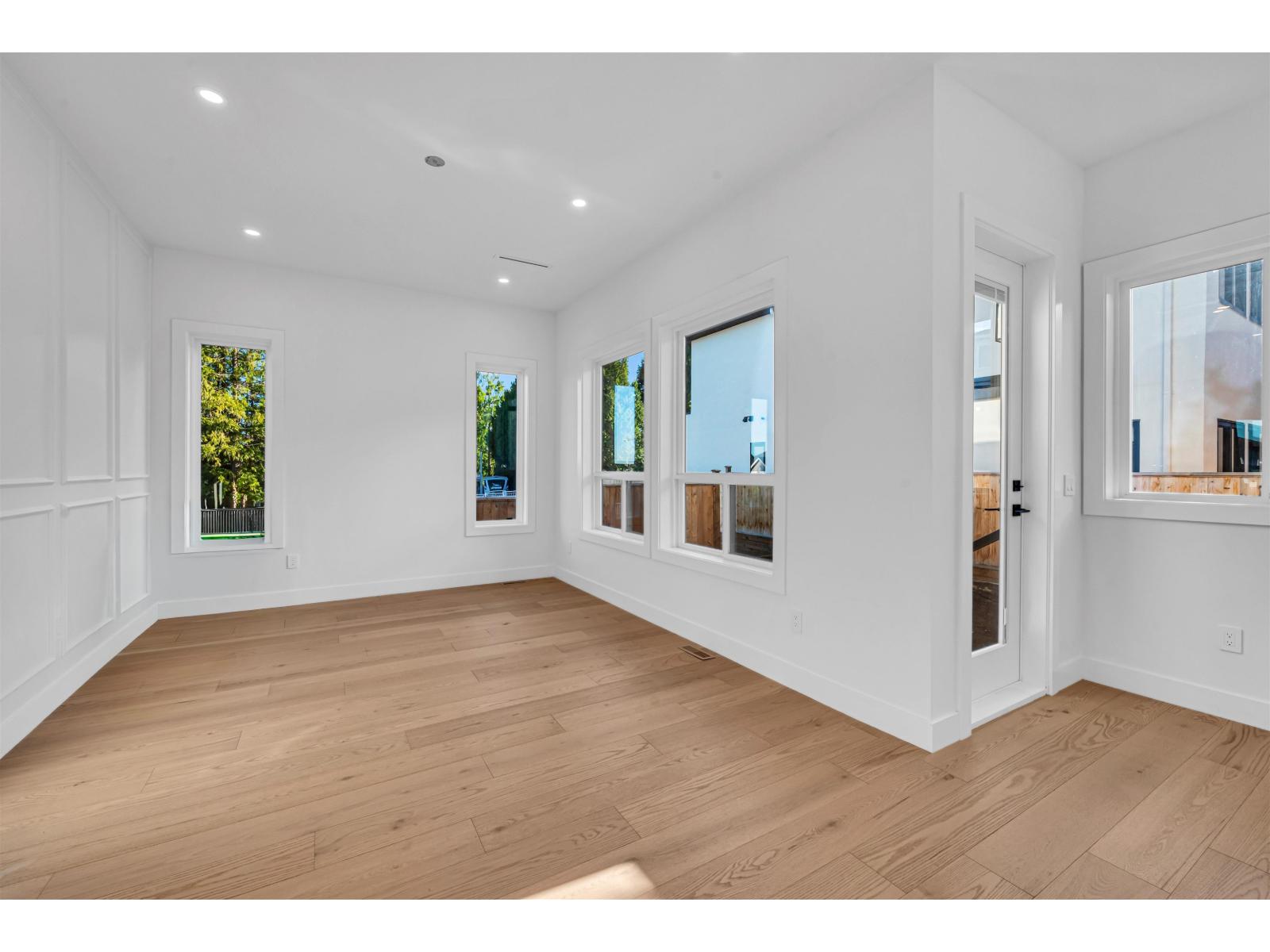 6911 205 Street Property Photo 35